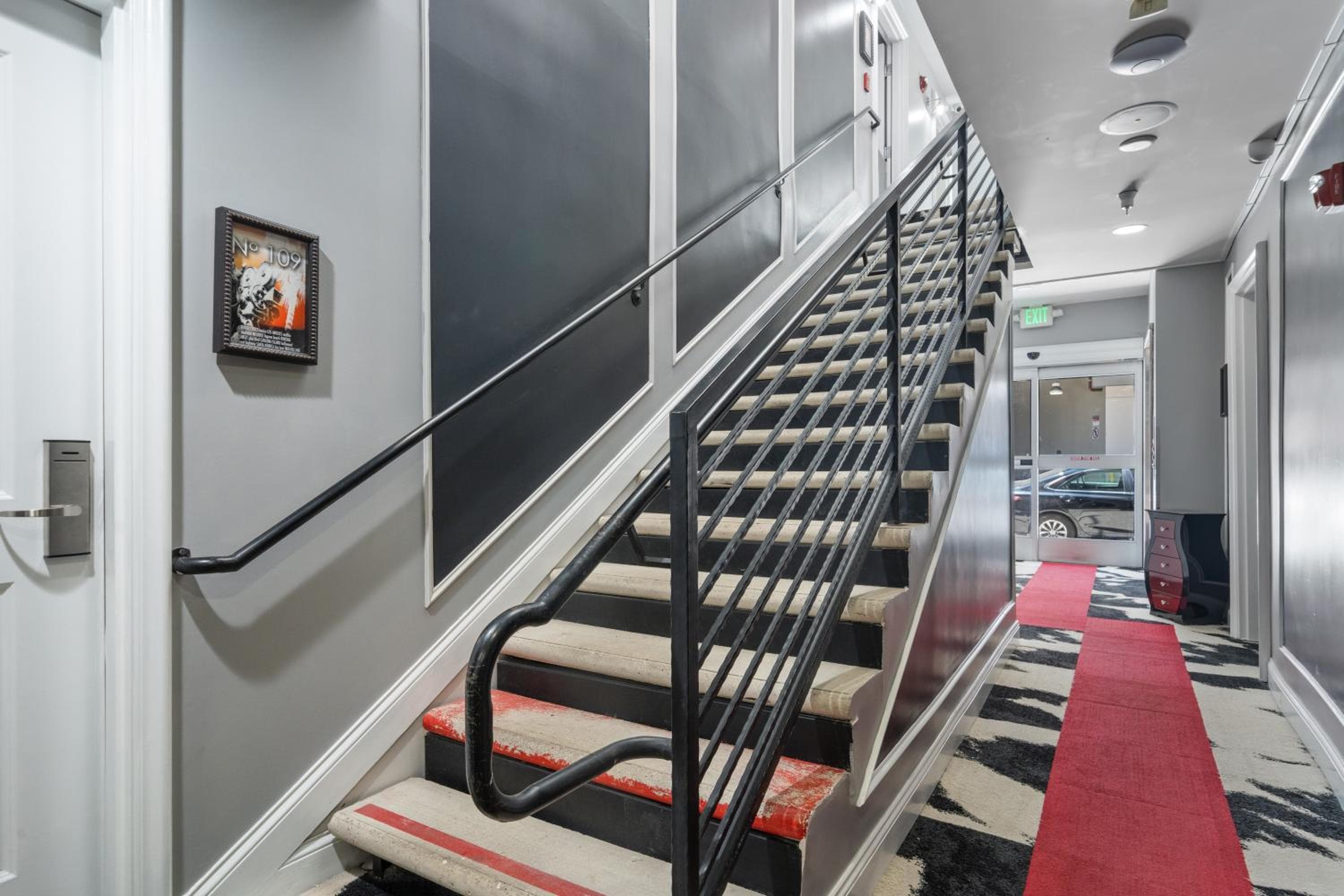 Hollywood Le Bon Hotel — 10