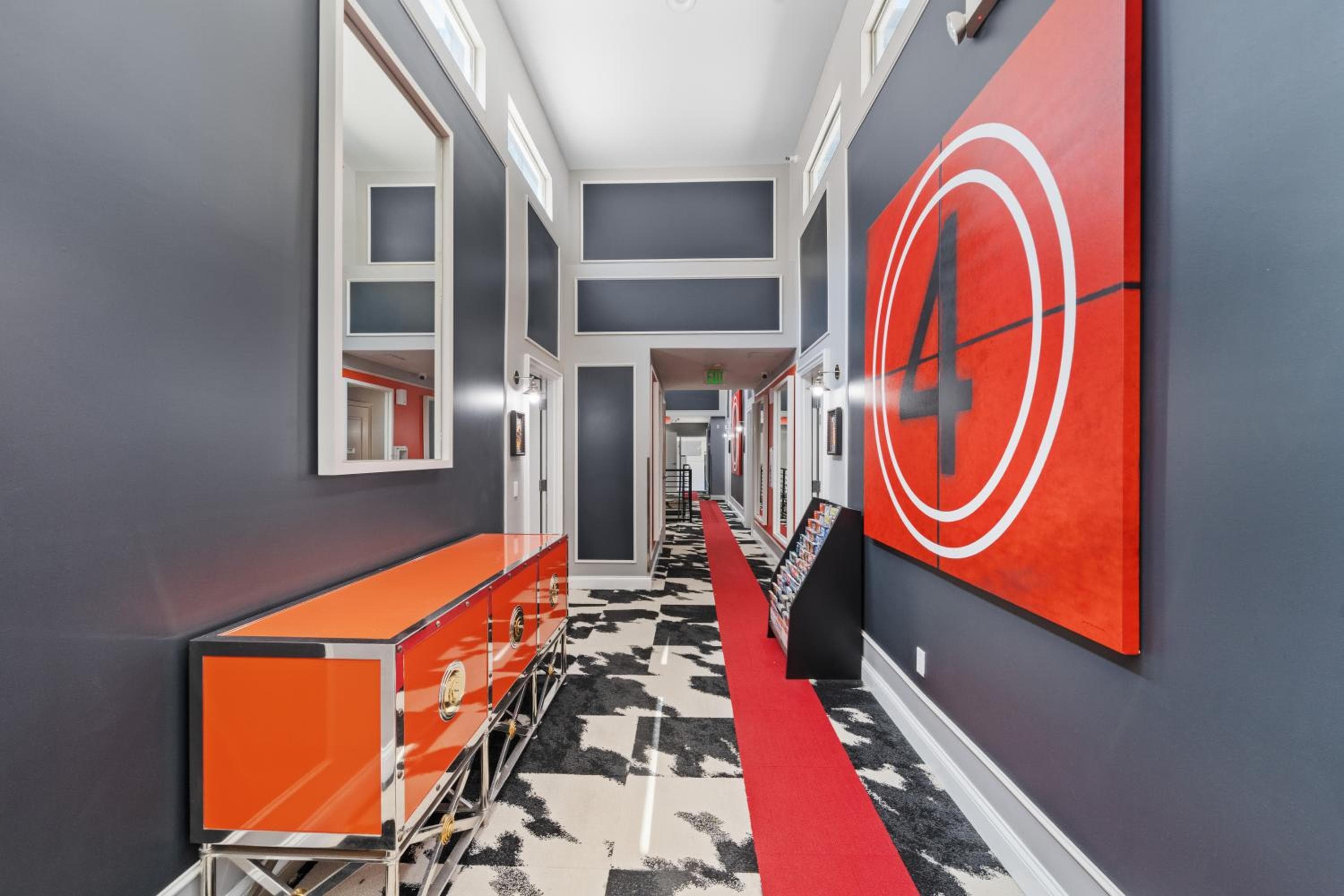 Hollywood Le Bon Hotel — 3