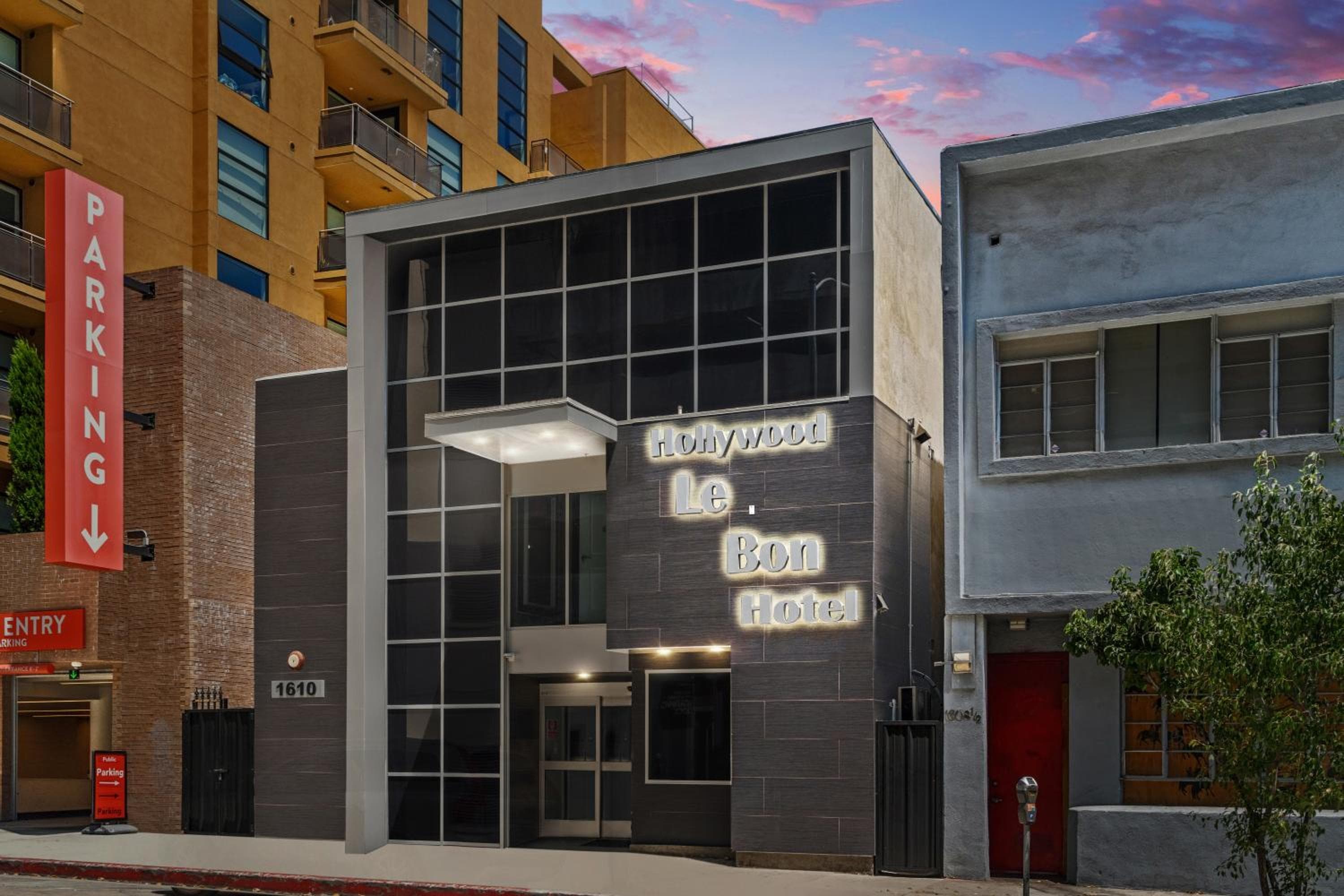 Hollywood Le Bon Hotel — 1