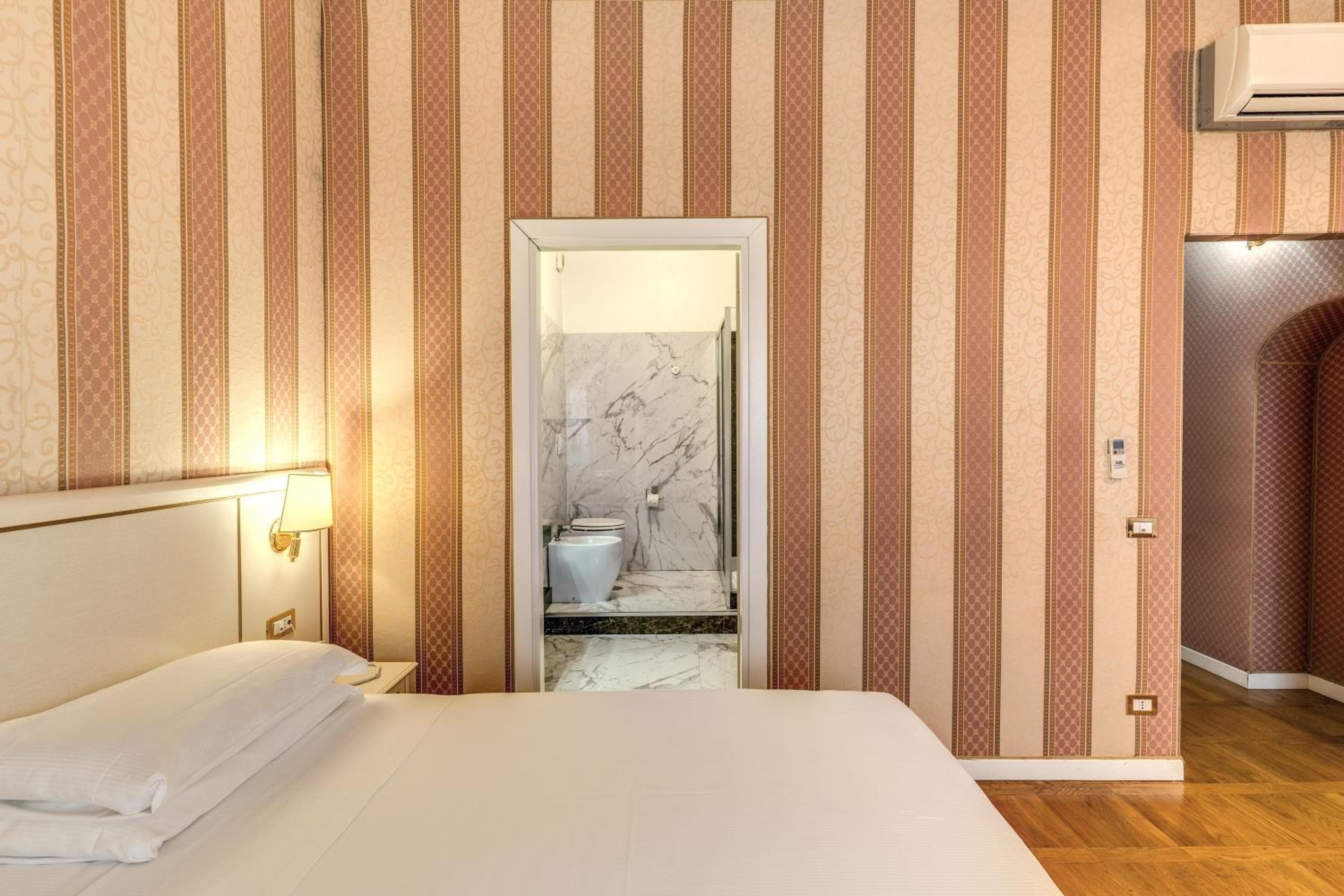 Relais Fontana Di Trevi Hotel — 30