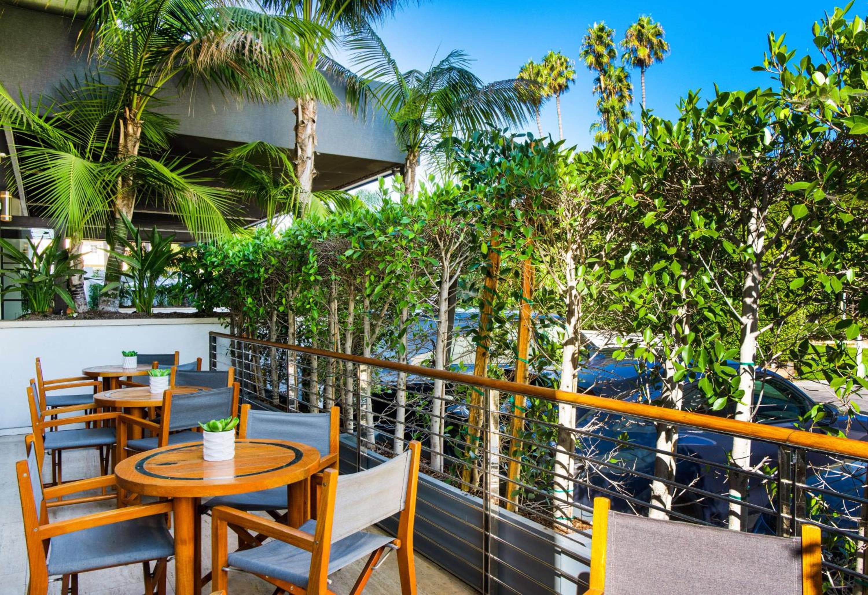 Cammeo Beverly Hills — 3