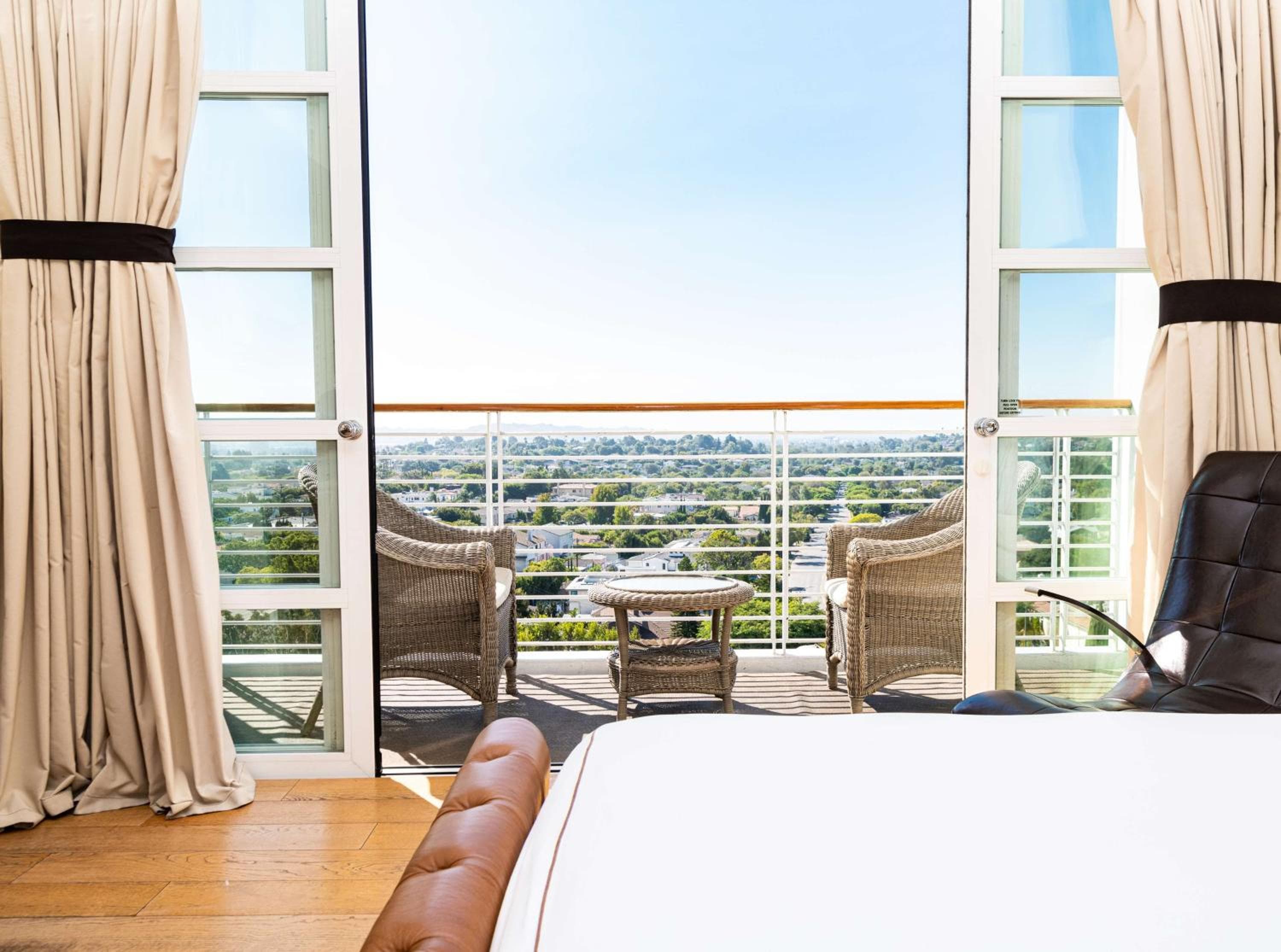 Cammeo Beverly Hills — 17