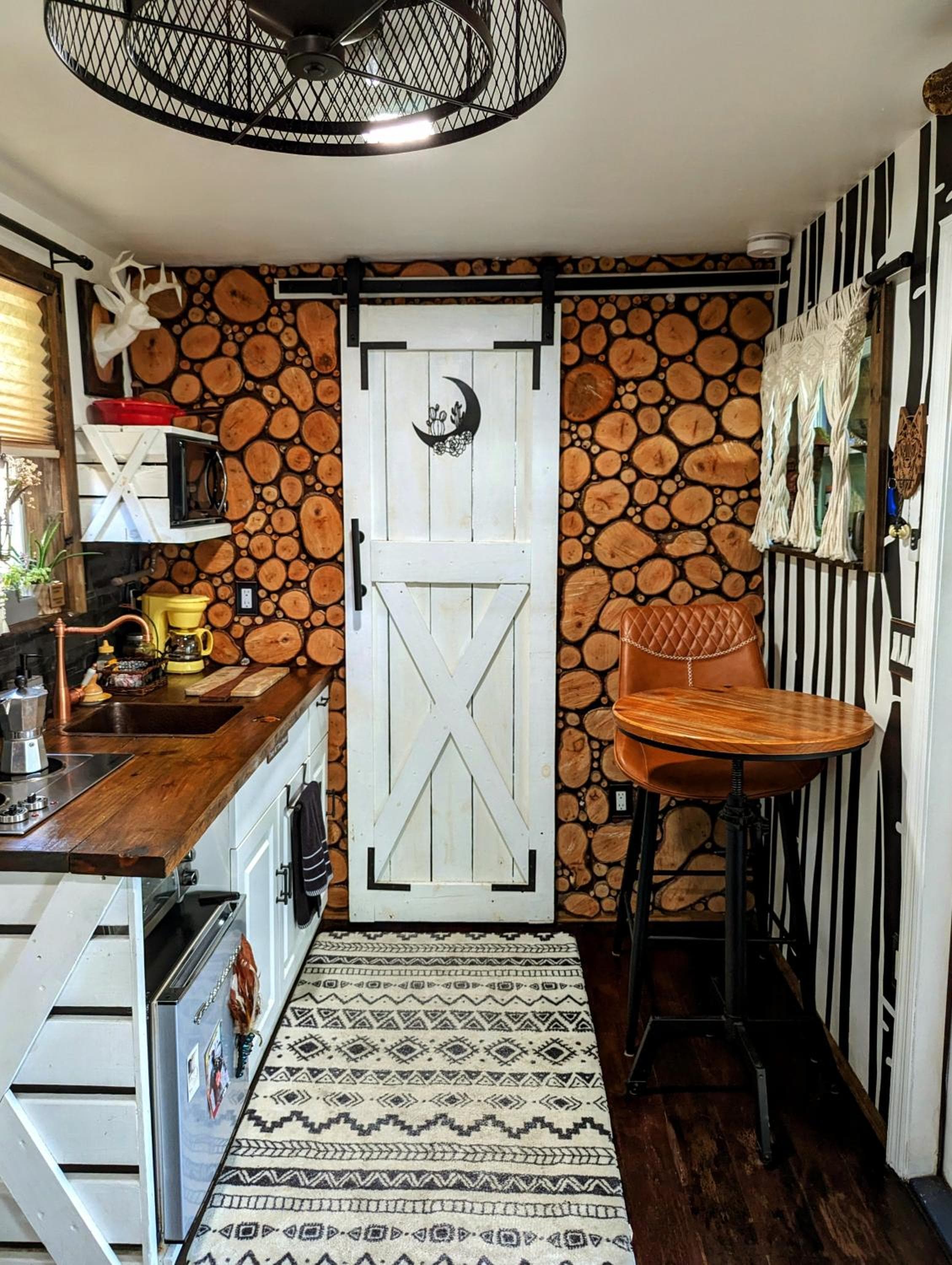Cozy AF Tiny-House Oasis — 11