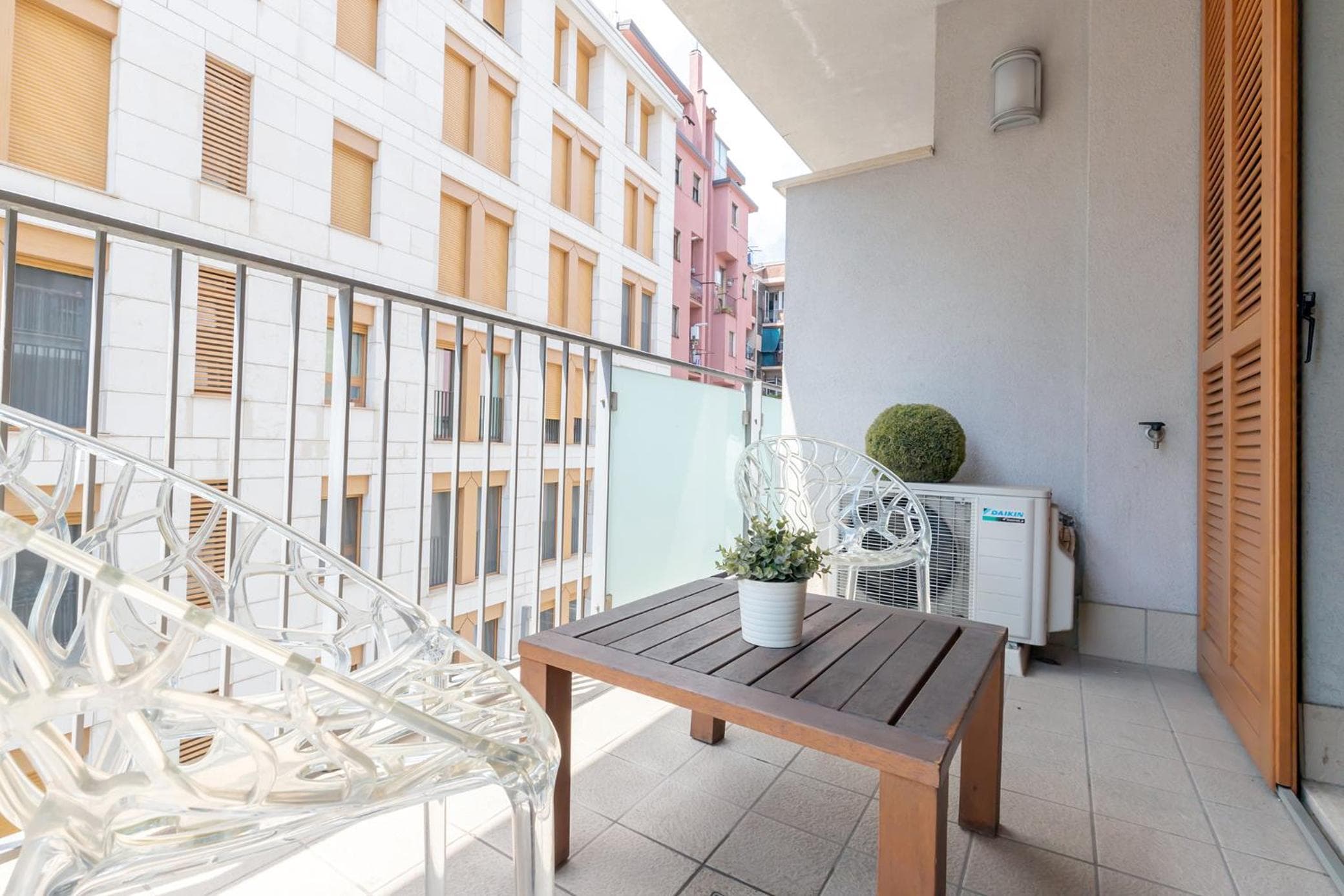 Milan Retreats — 2