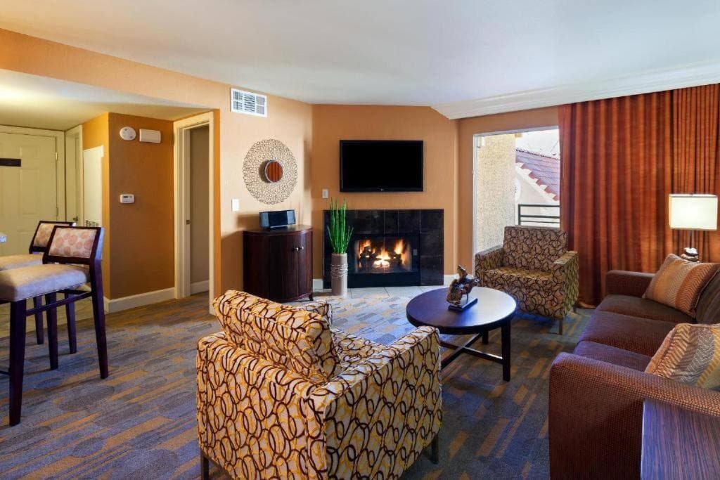 Holiday Inn Desert Inn Club — 7