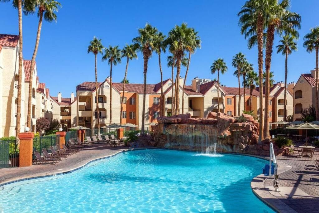 Holiday Inn Desert Inn Club — 12