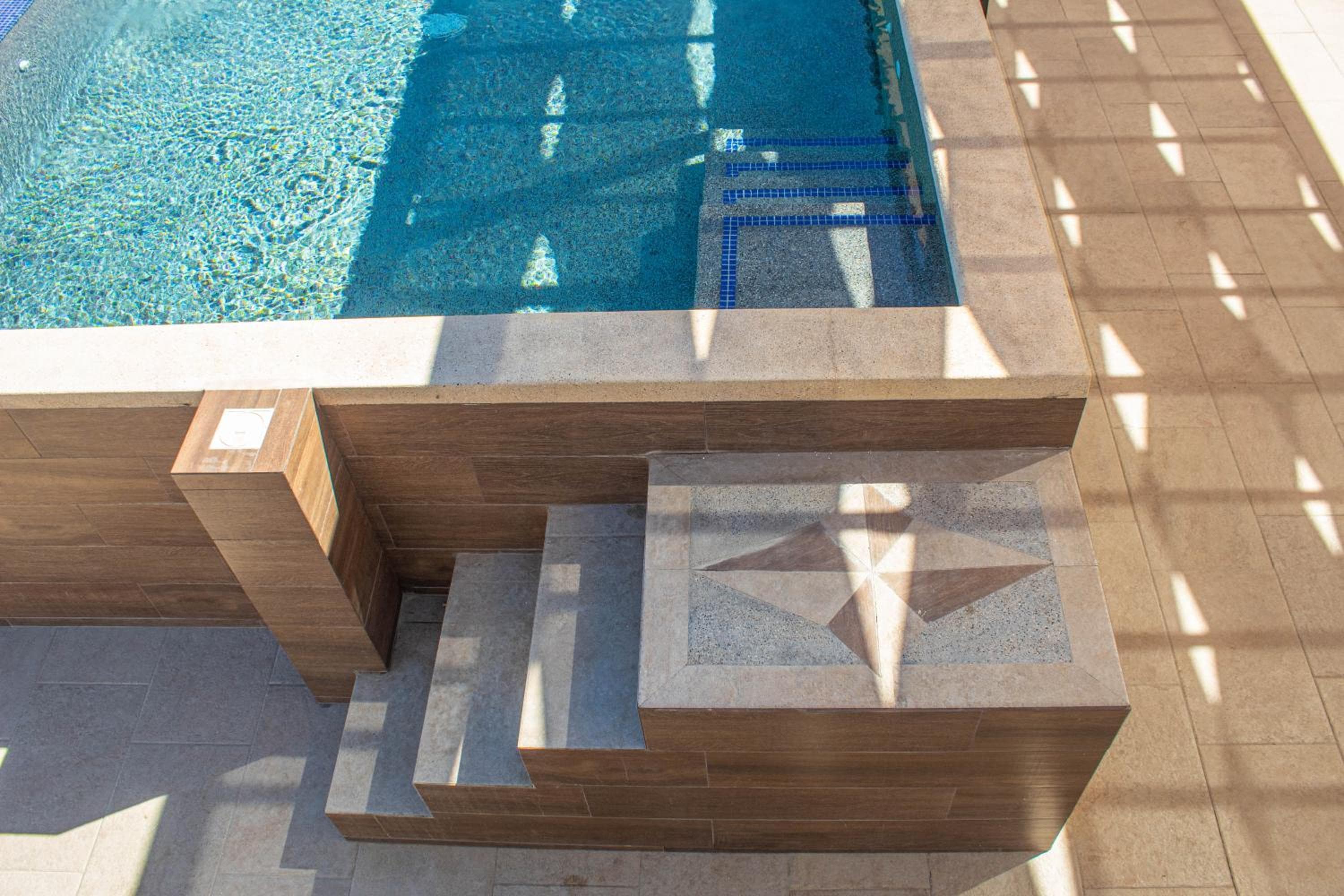 NUOVO condominio Terra con piscina a sfioro — 2