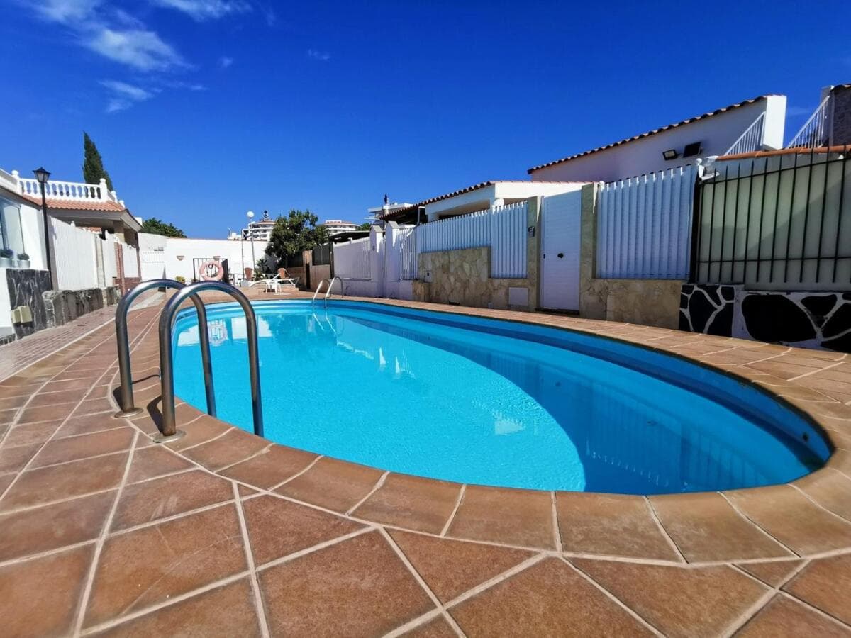 Stylish 2 Bedroom Bungalow By Pride Holiday Rentals — 5