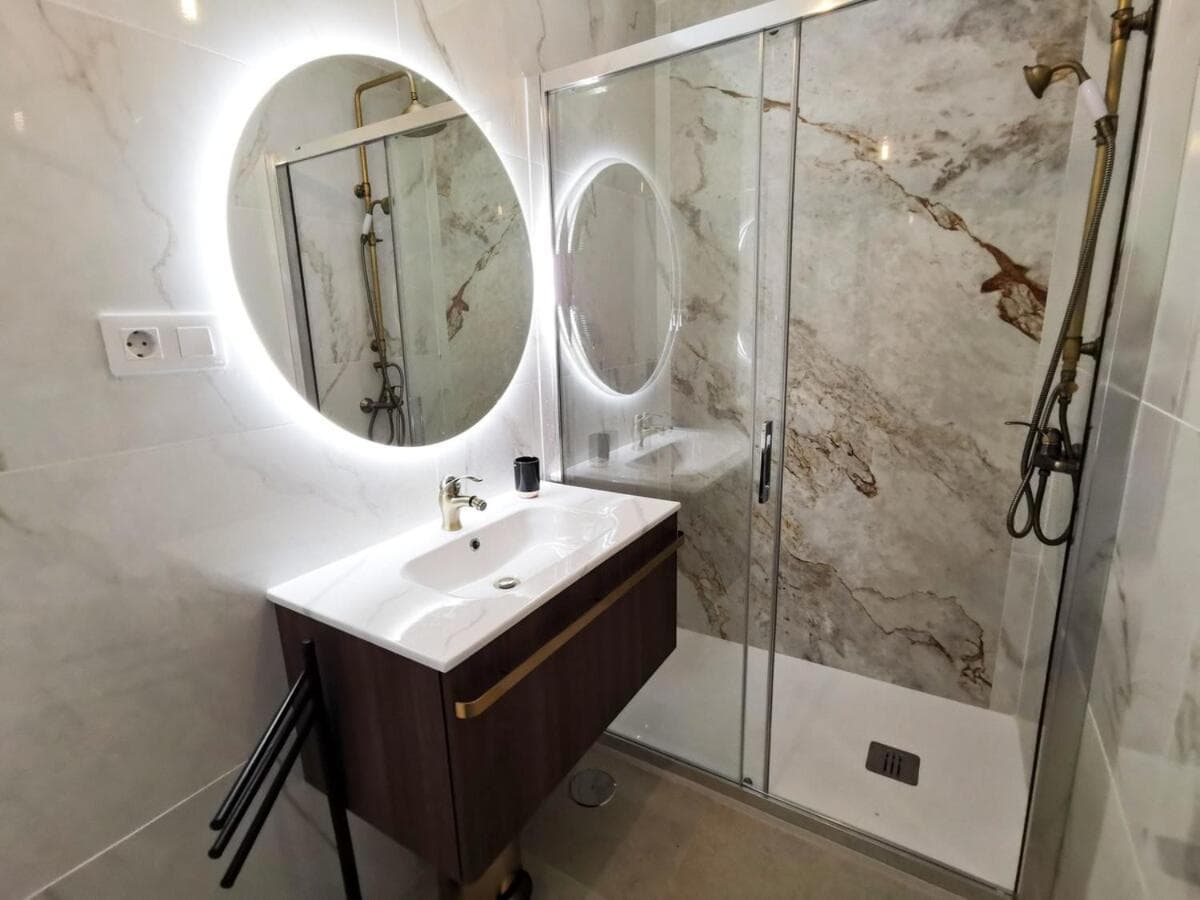 Stylish 2 Bedroom Bungalow By Pride Holiday Rentals — 4