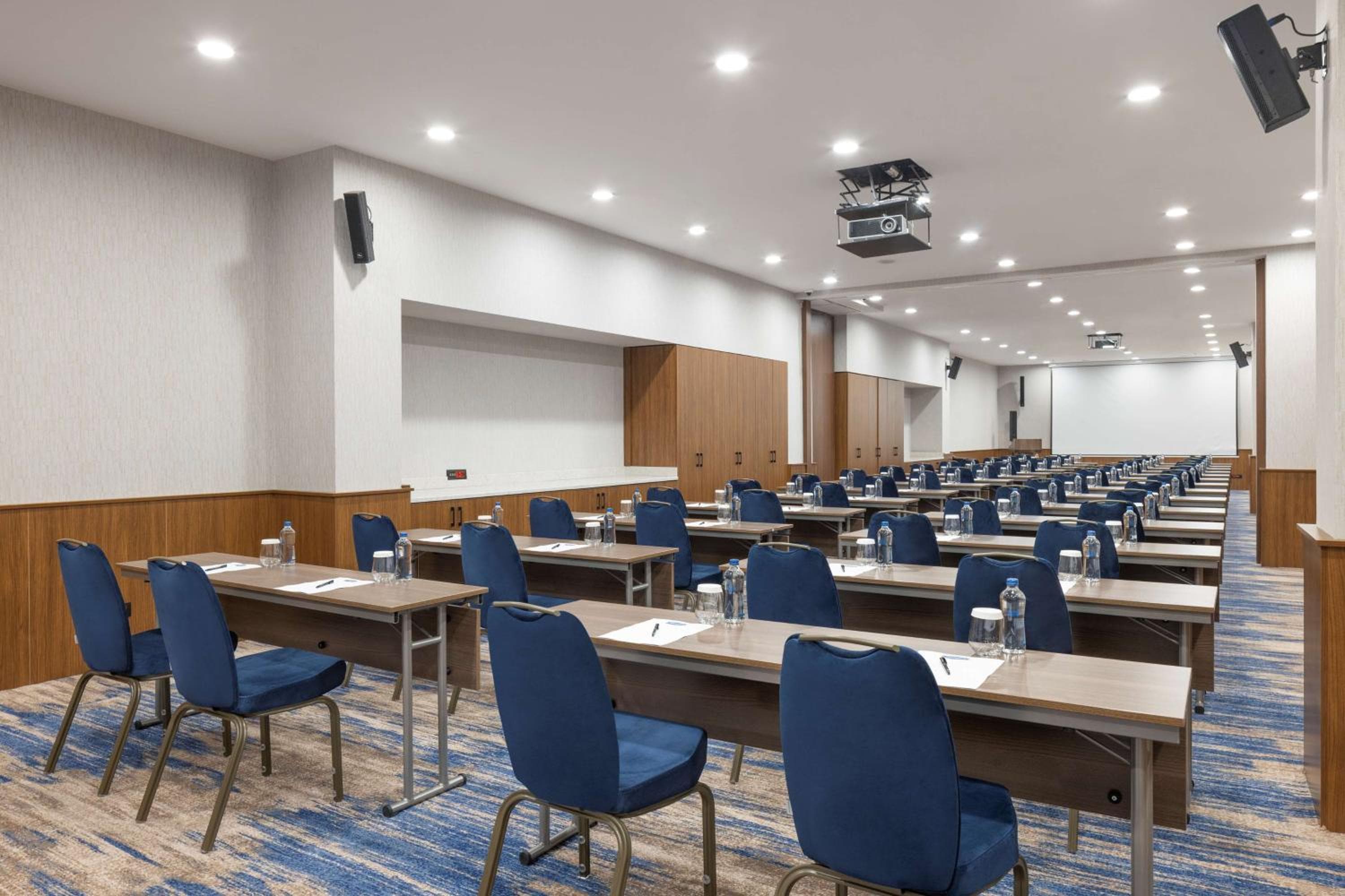 Hampton By Hilton Istanbul Airport, Arnavutkoy — 3