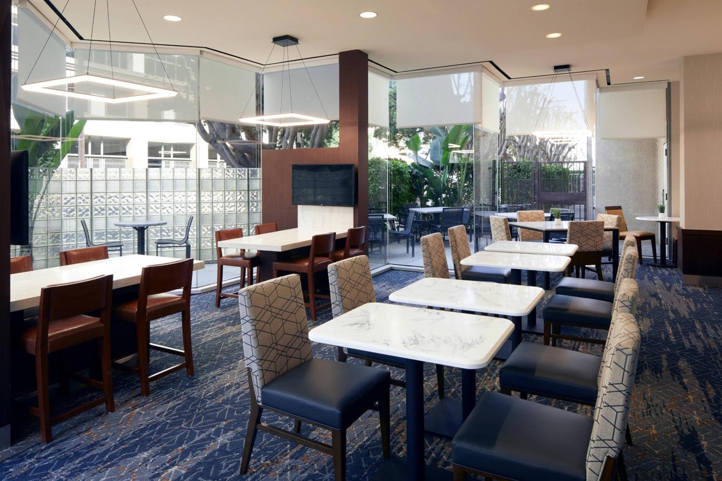 Courtyard by Marriott Los Angeles LAX / Century Boulevard — 20
