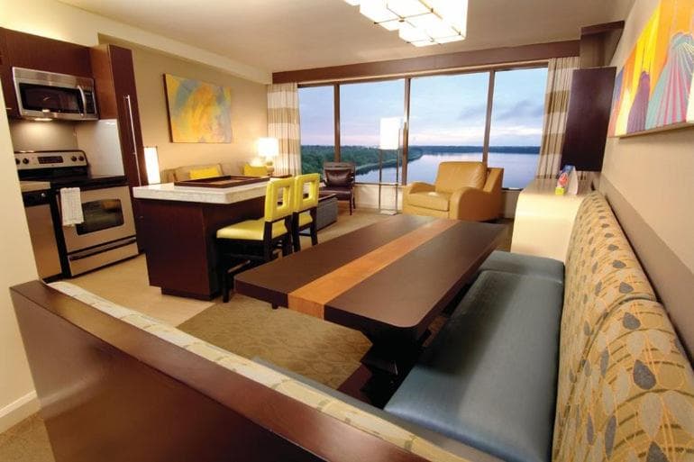 Bay Lake Tower at Disney's Contemporary Resort — 10
