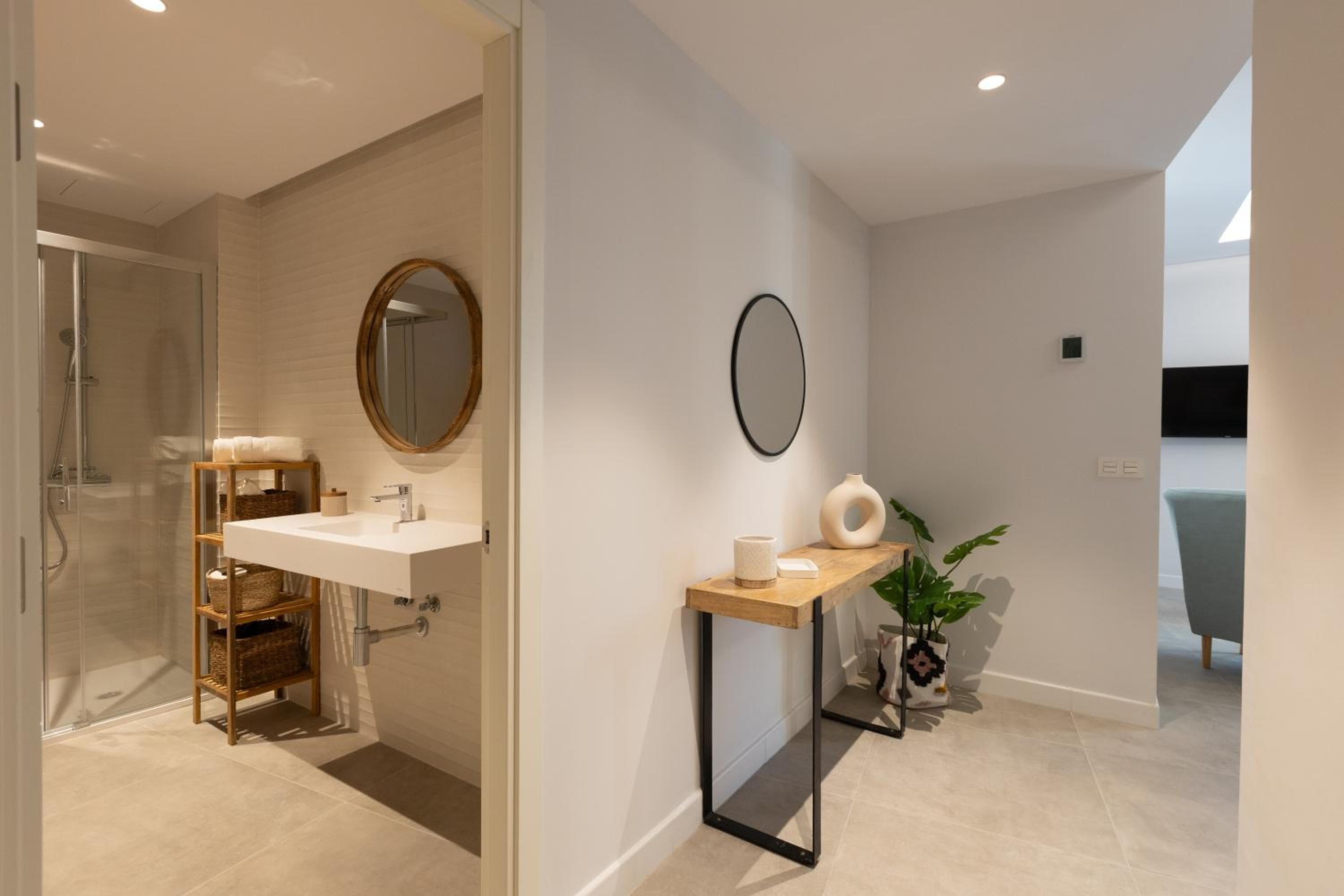 Diana Suites 23 — 17