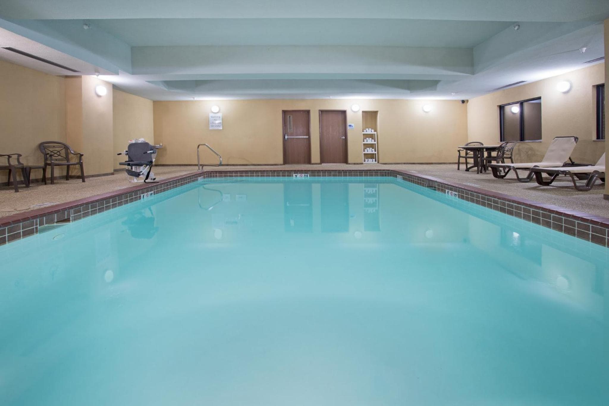 Holiday Inn Express Hotel & Suites Las Vegas NM by IHG — 12