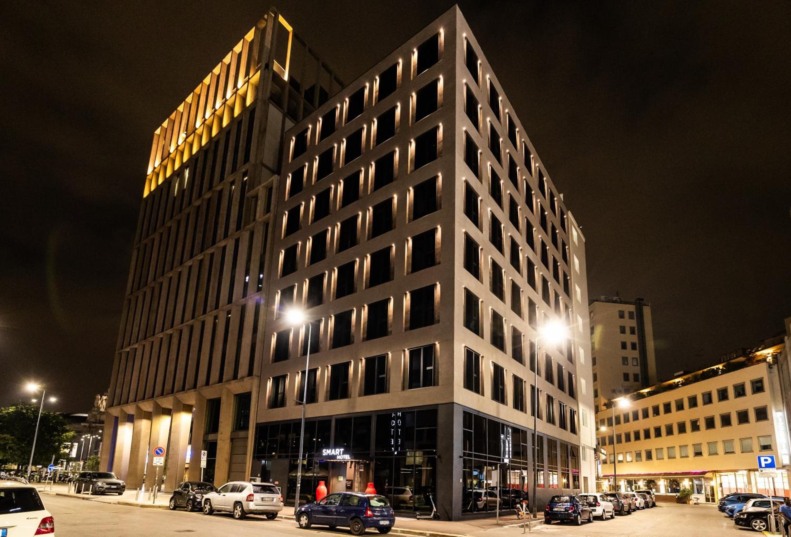 Smart Hotel Central — 1