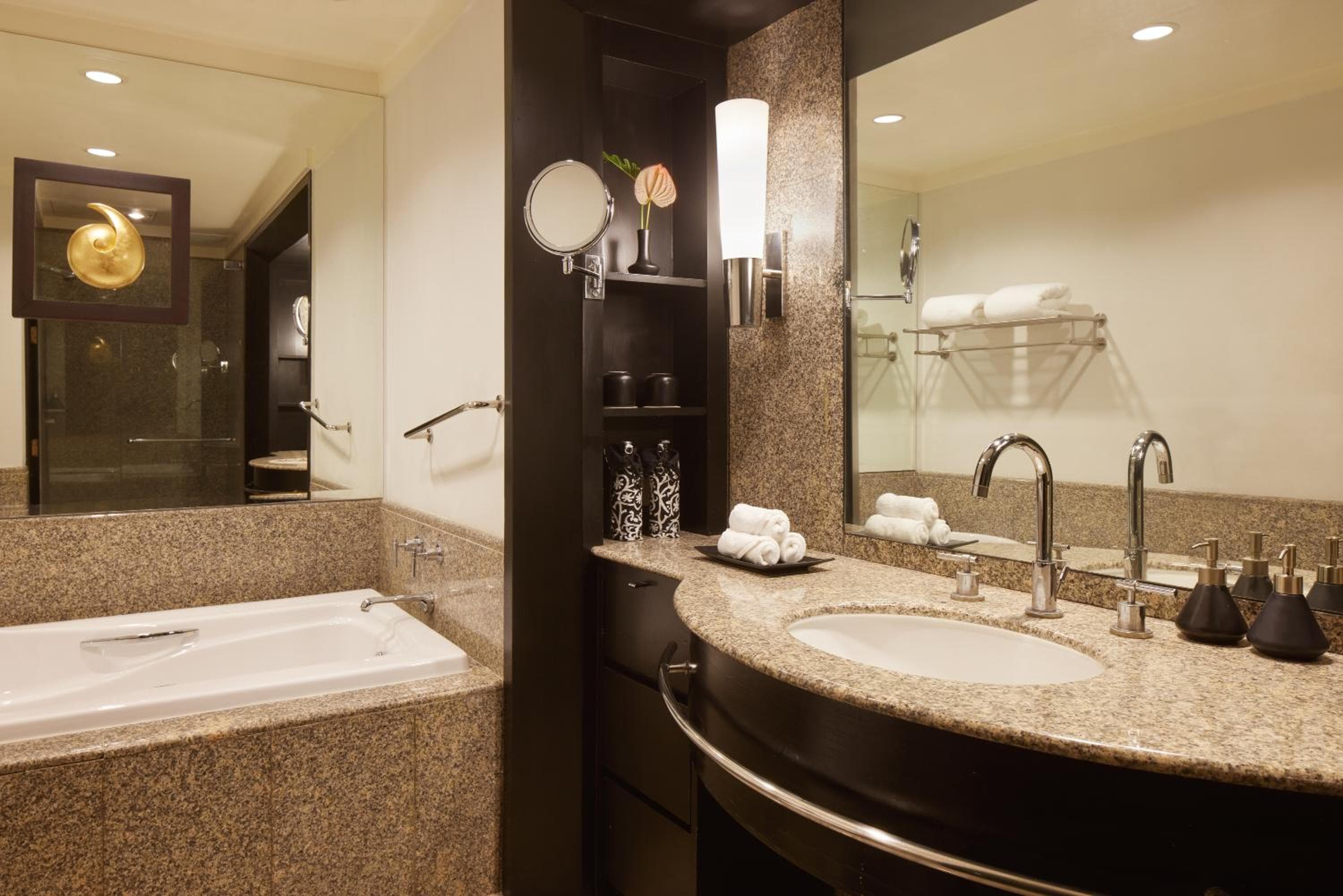 Banyan Tree Bangkok hotel, 21/100 South Sathon Road, Bangkok, Thailand — photo 21