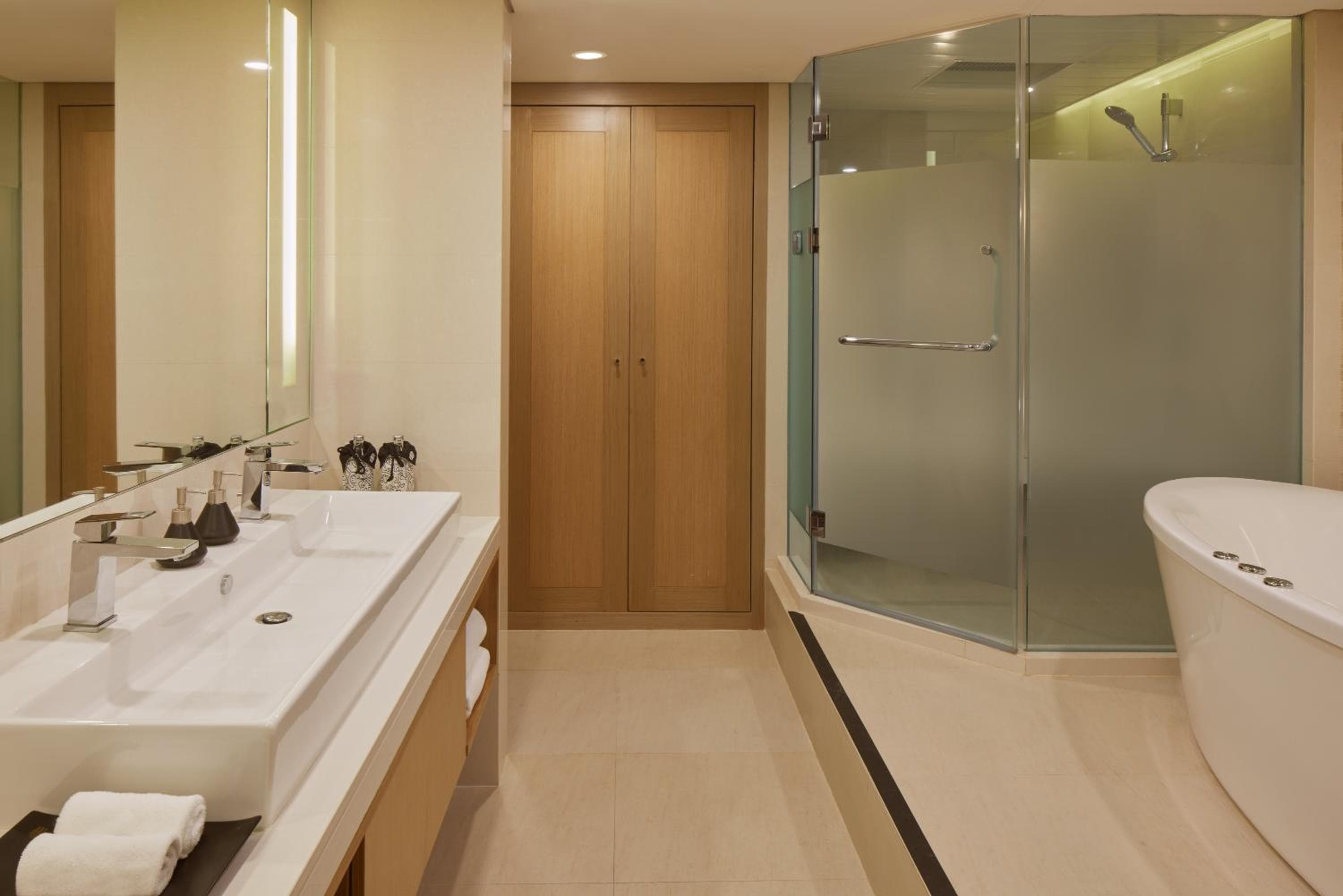 Banyan Tree Bangkok hotel, 21/100 South Sathon Road, Bangkok, Thailand — photo 36