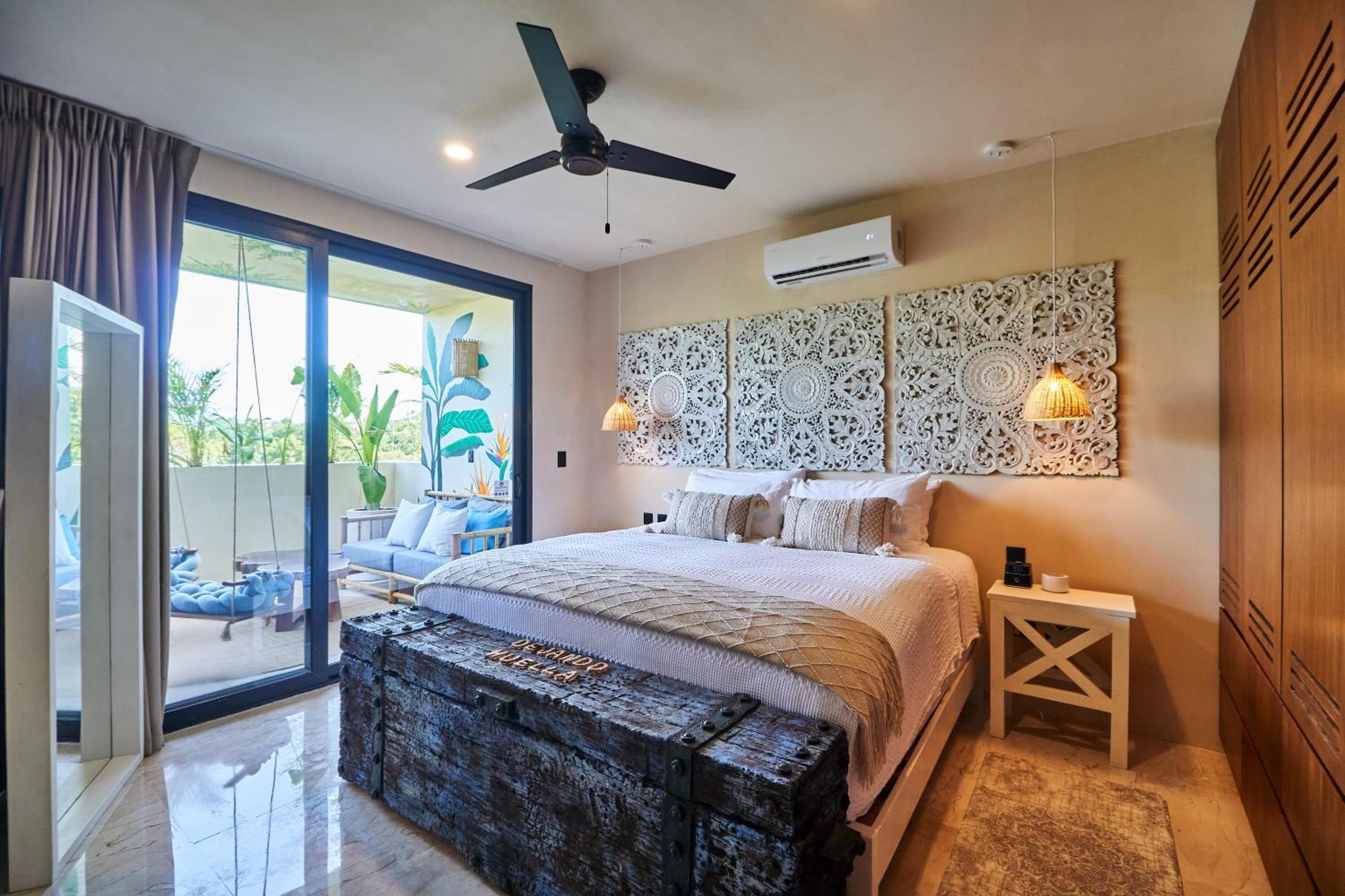 Spacious & Comfy Penthouse Oasis with Plunge Pool — 8
