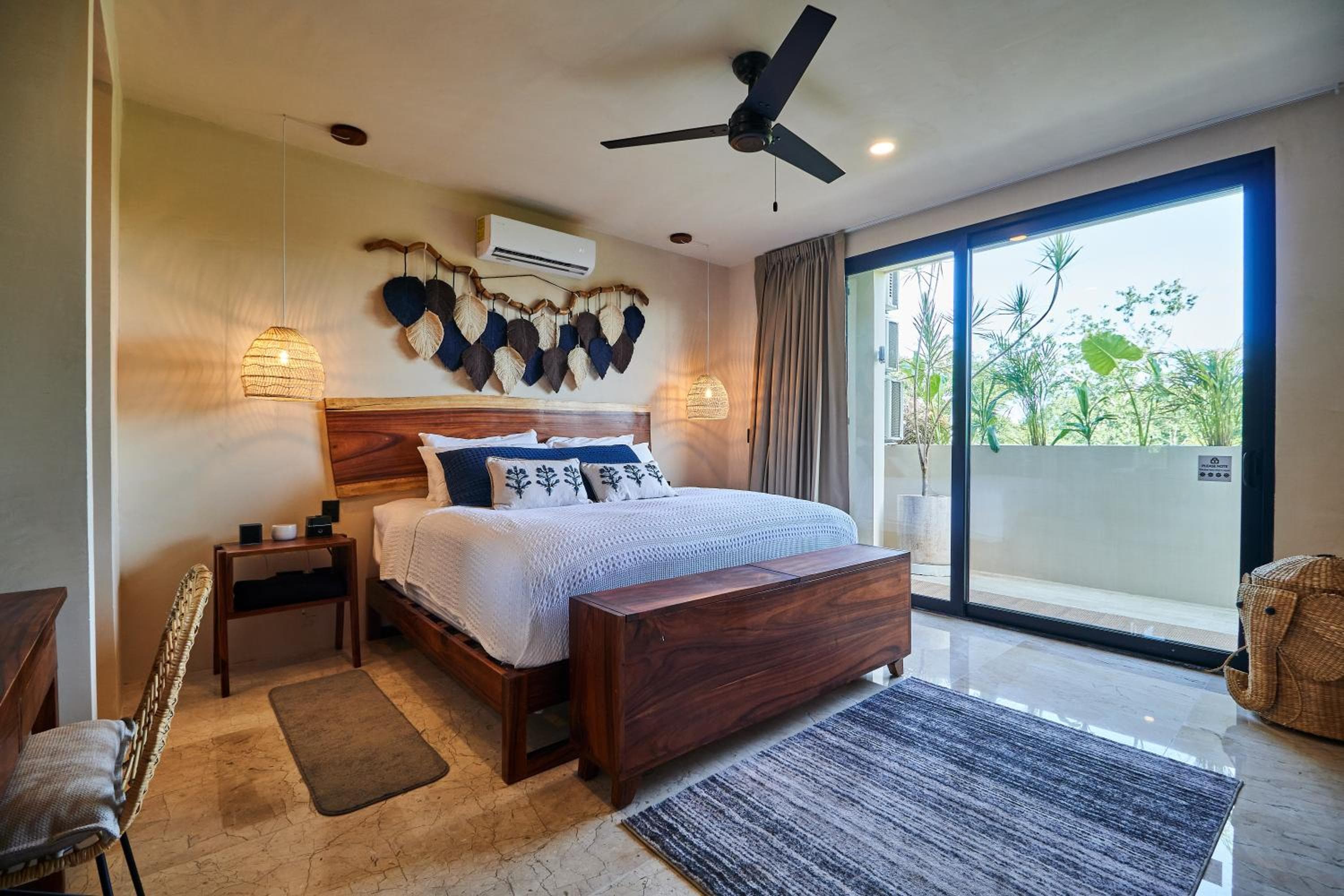 Spacious & Comfy Penthouse Oasis with Plunge Pool — 3