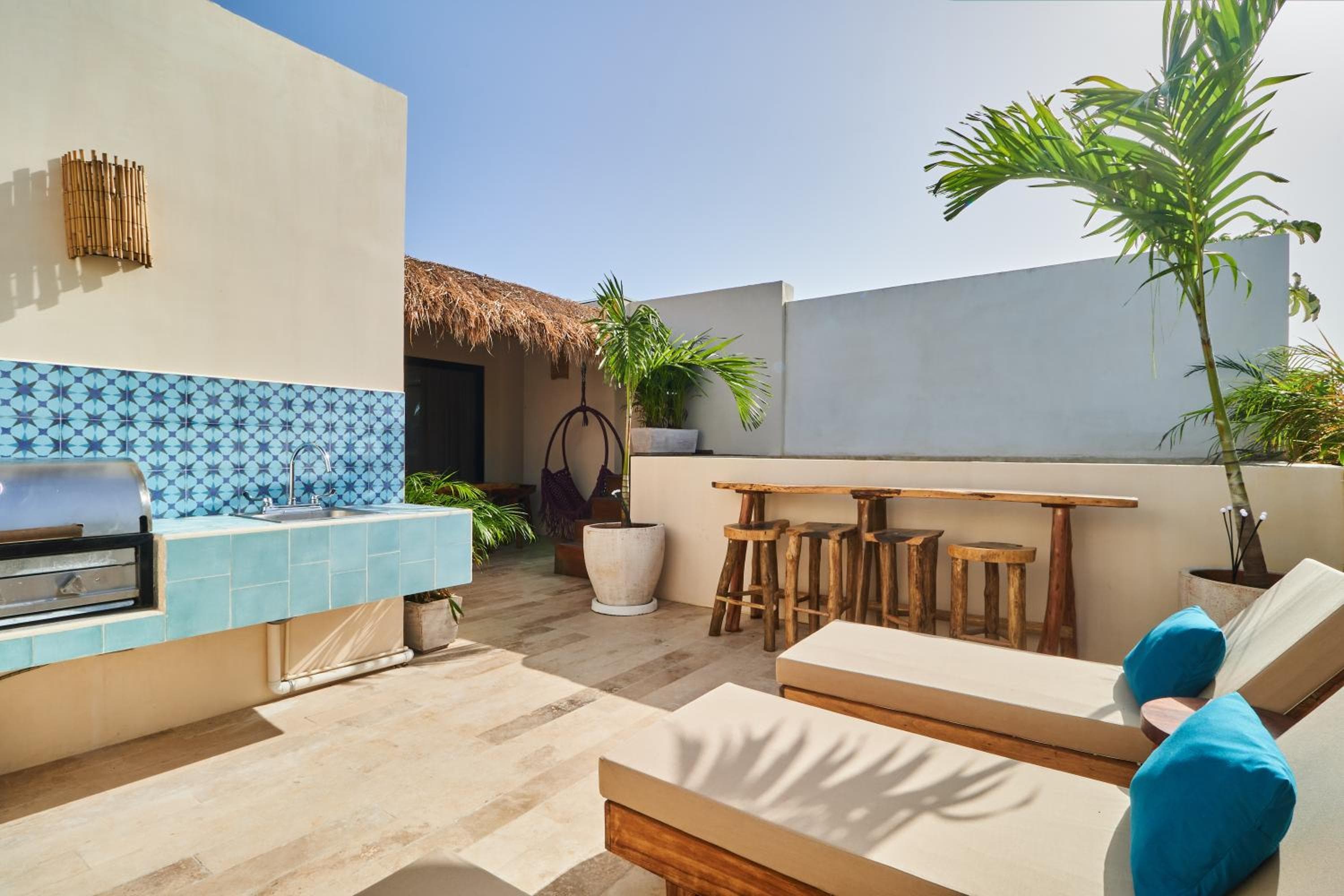 Spacious & Comfy Penthouse Oasis with Plunge Pool — 11