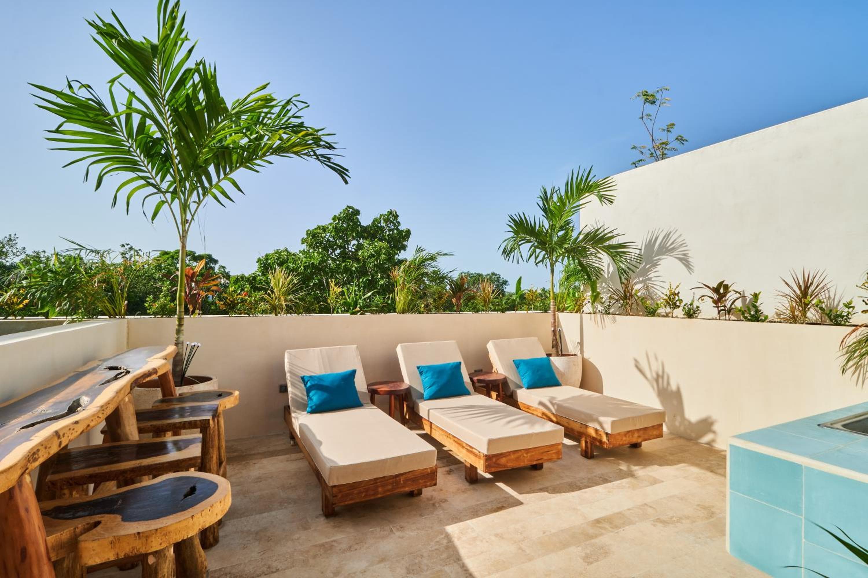 Spacious & Comfy Penthouse Oasis with Plunge Pool — 10