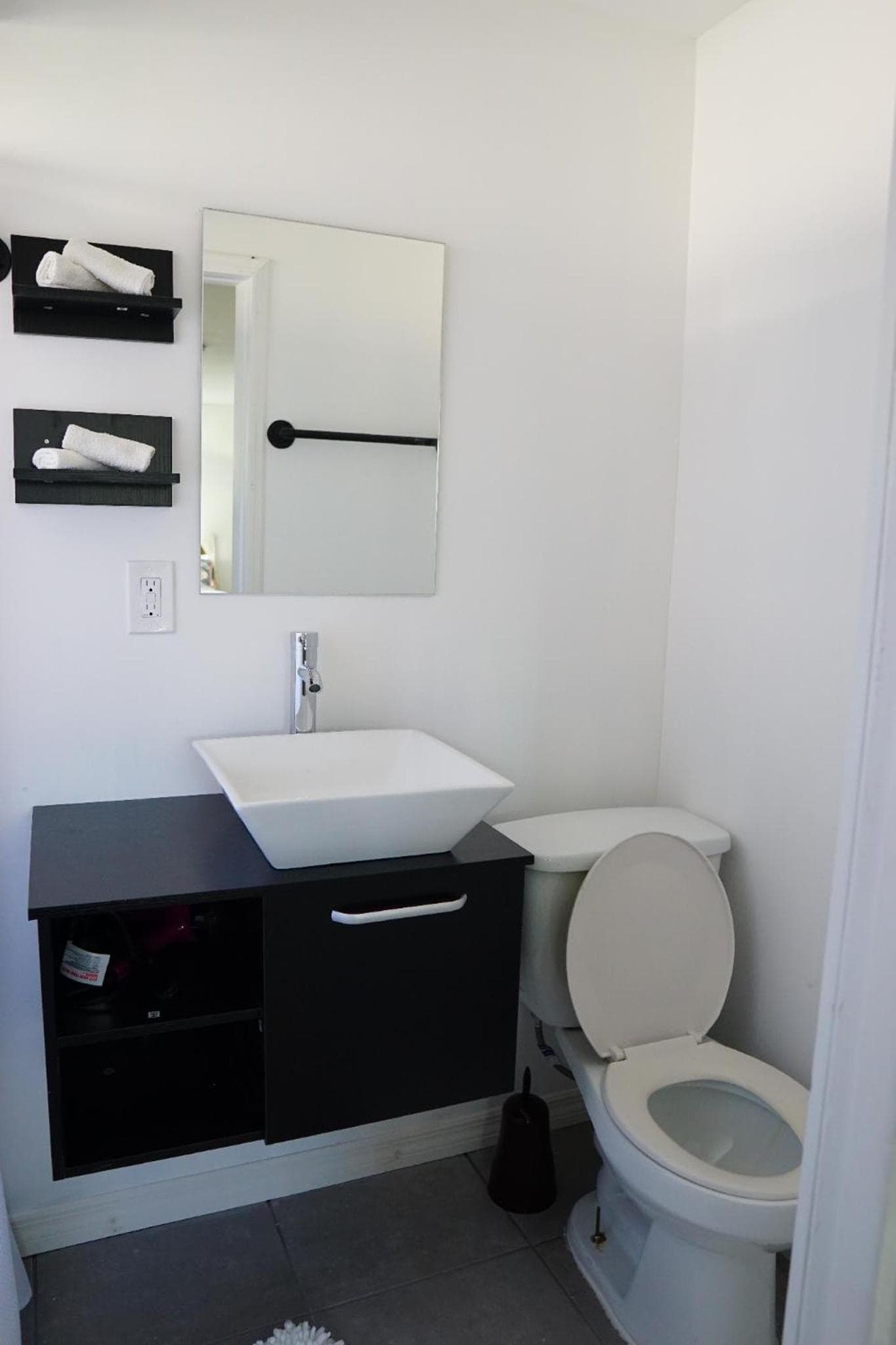 Mi Casa Es Tu Casa, Airport Suites — 3