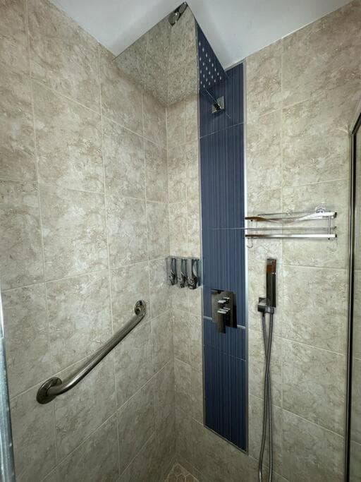 Sleeps 3, Casa Tropical in Miami — 13