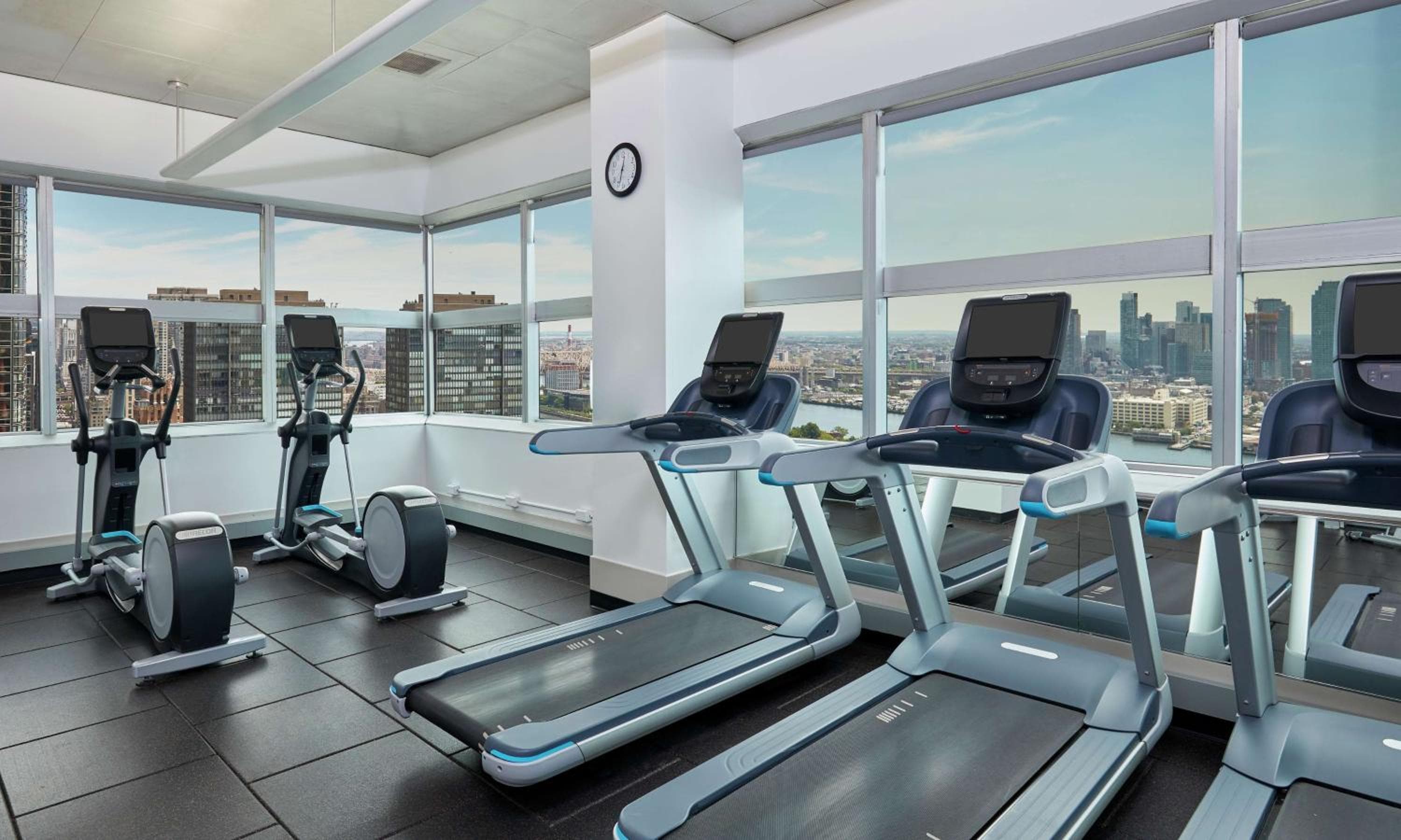 Millennium Hilton New York One UN Plaza — 16