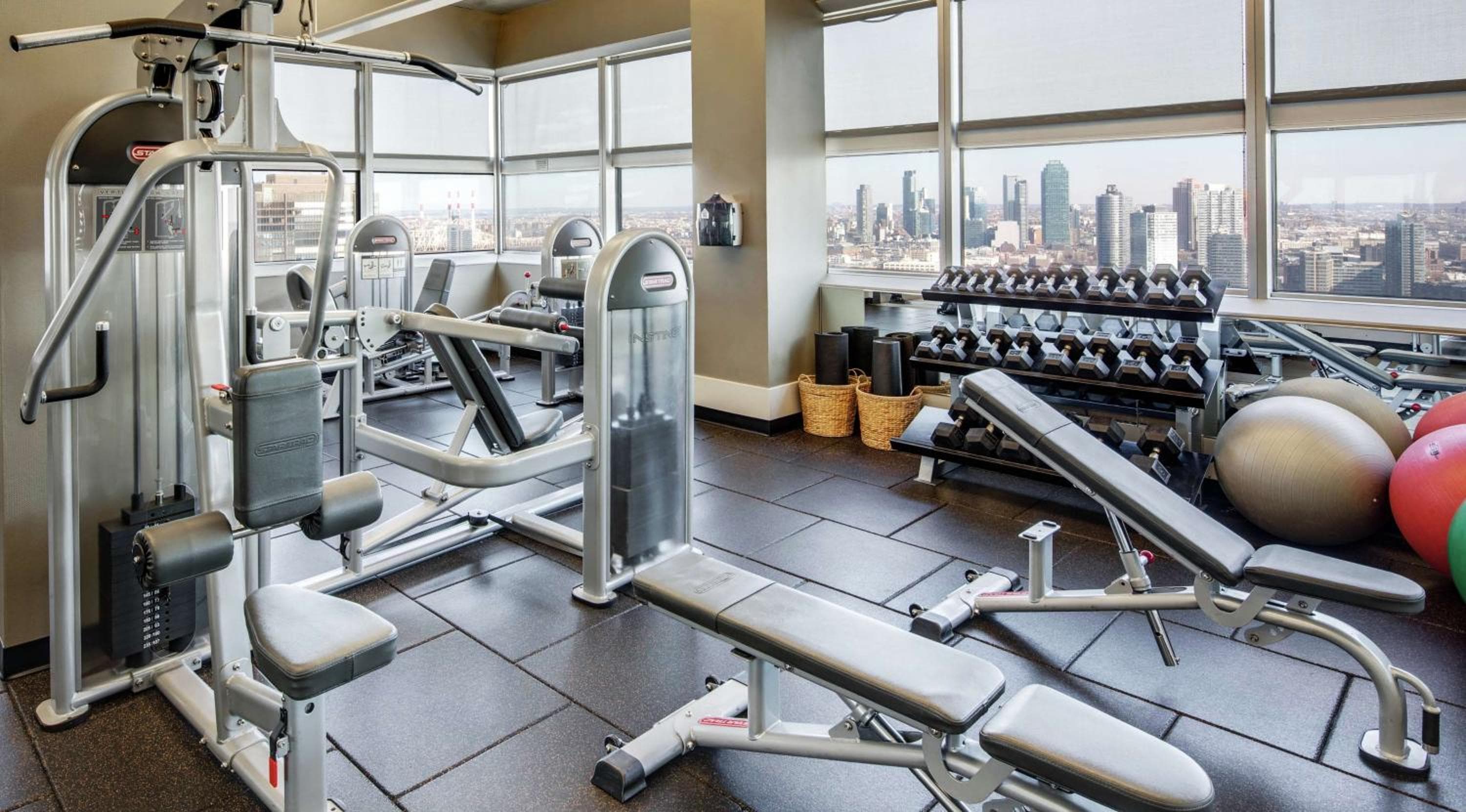 Millennium Hilton New York One UN Plaza — 17
