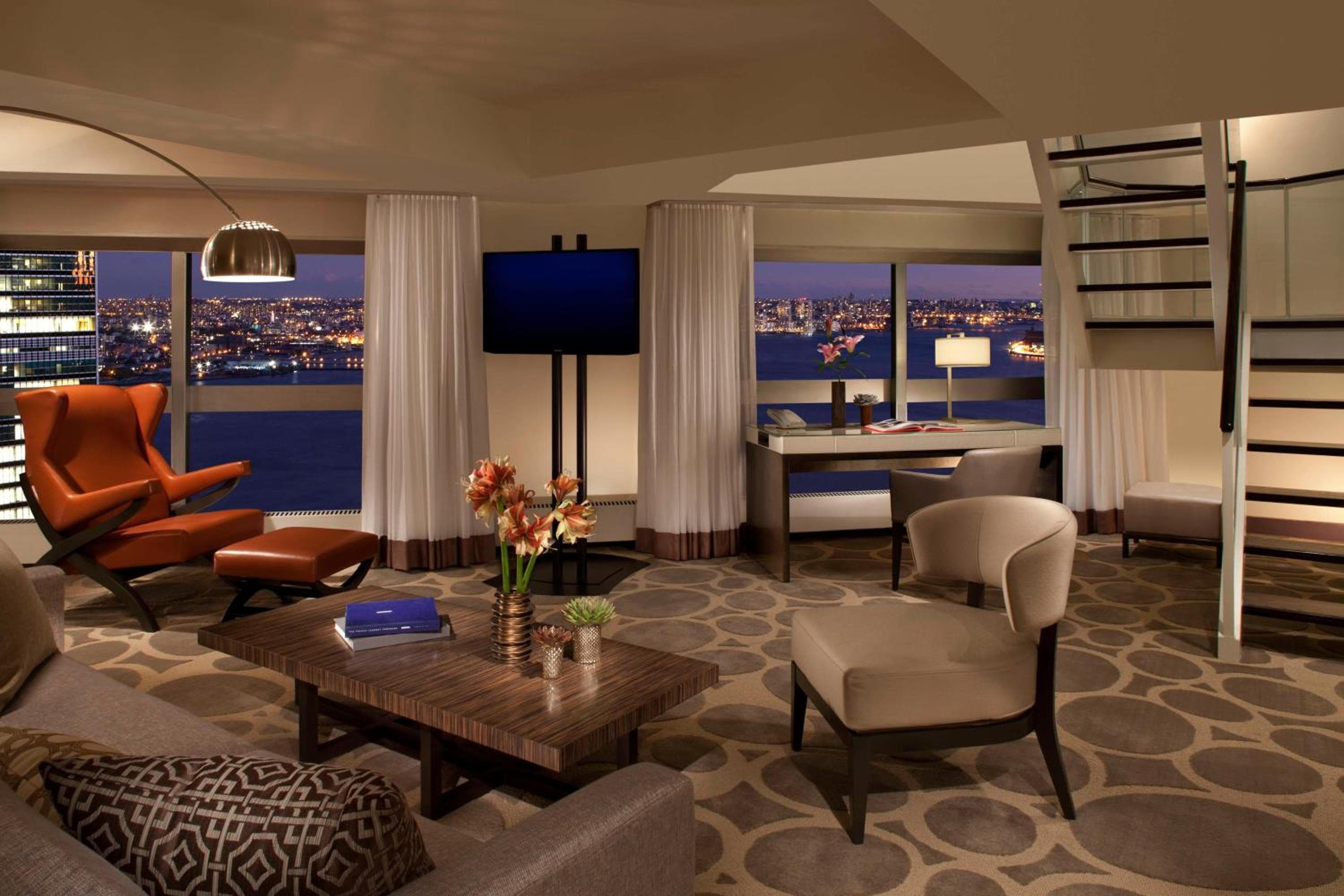 Millennium Hilton New York One UN Plaza — 13