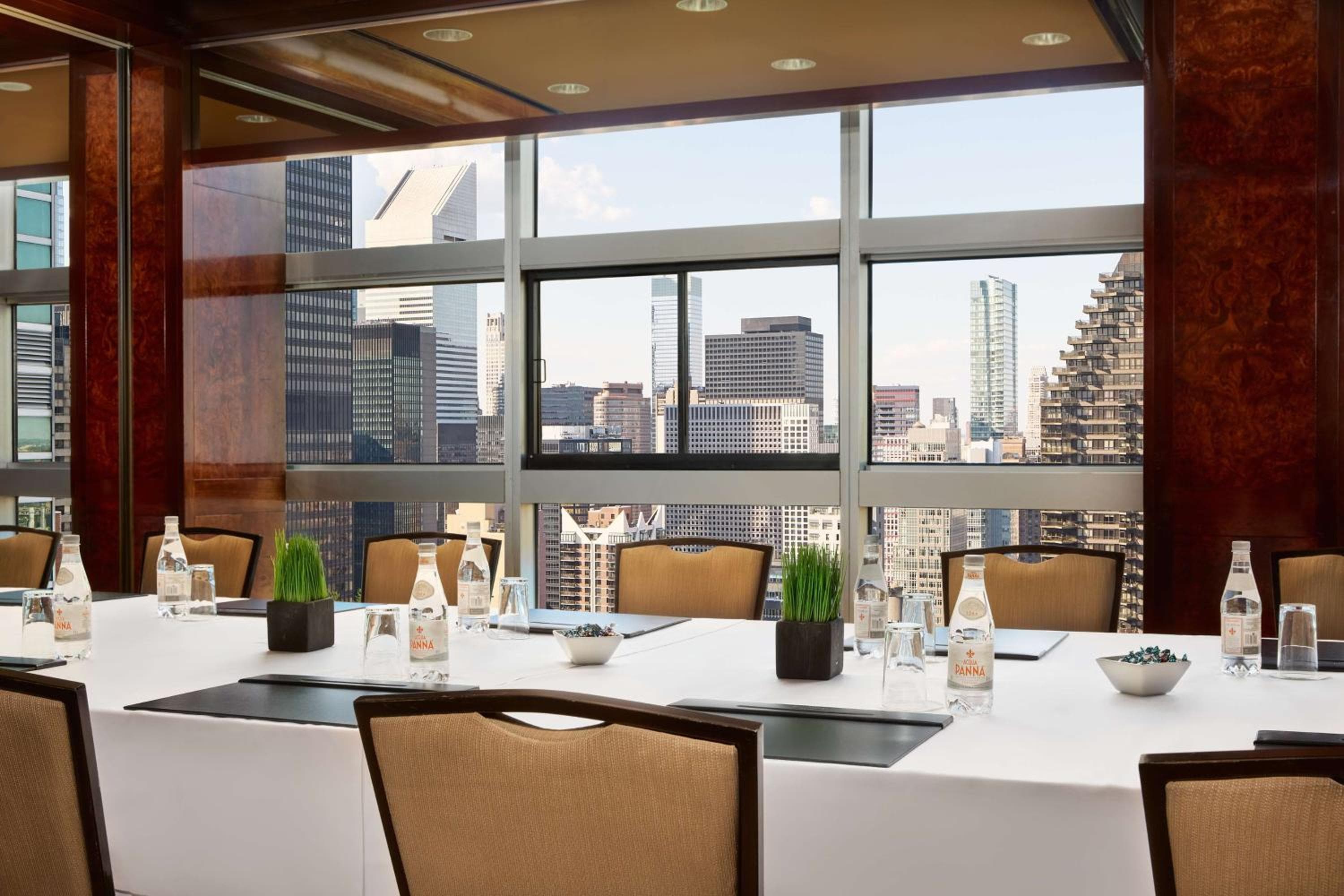 Millennium Hilton New York One UN Plaza — 3