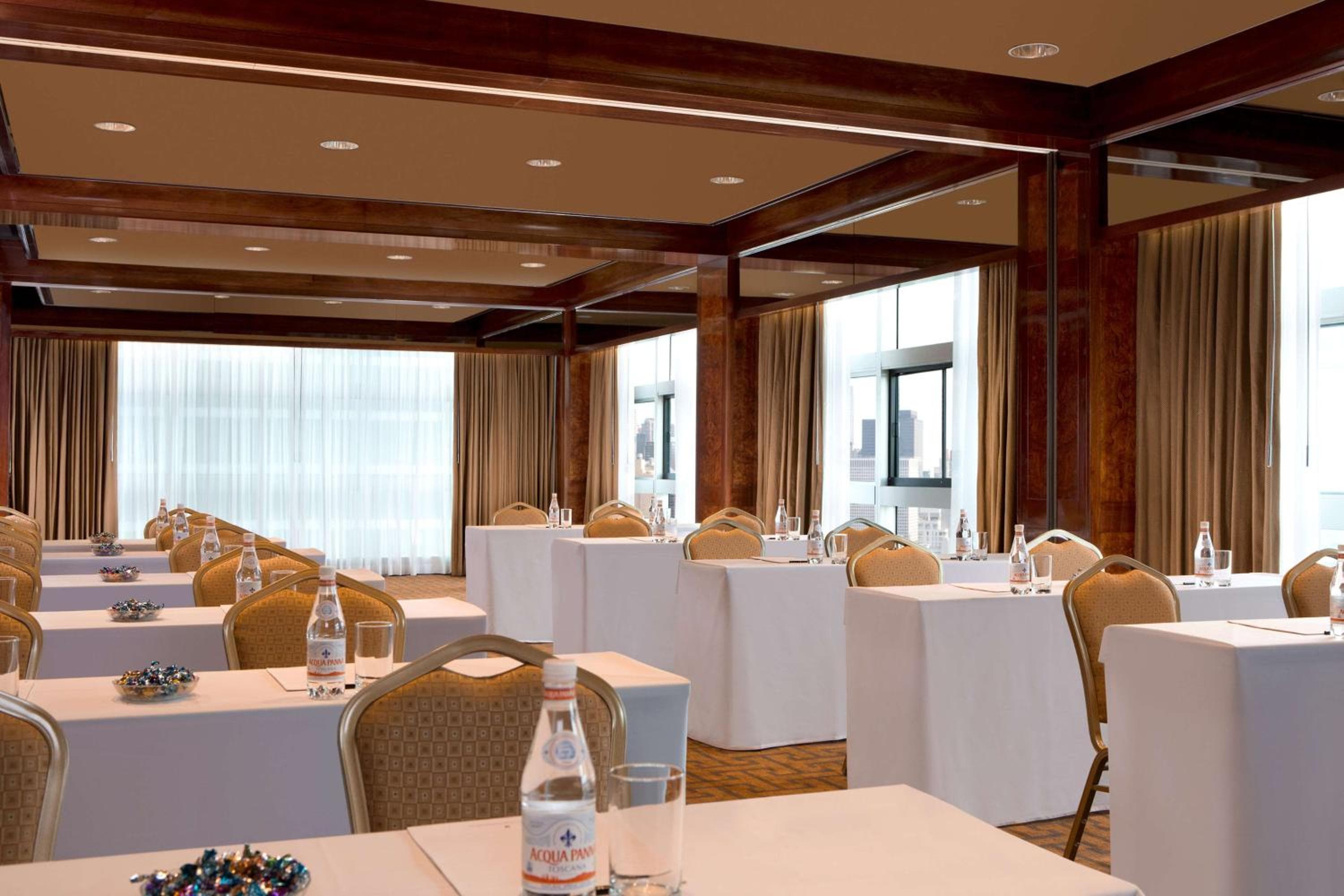 Millennium Hilton New York One UN Plaza — 23