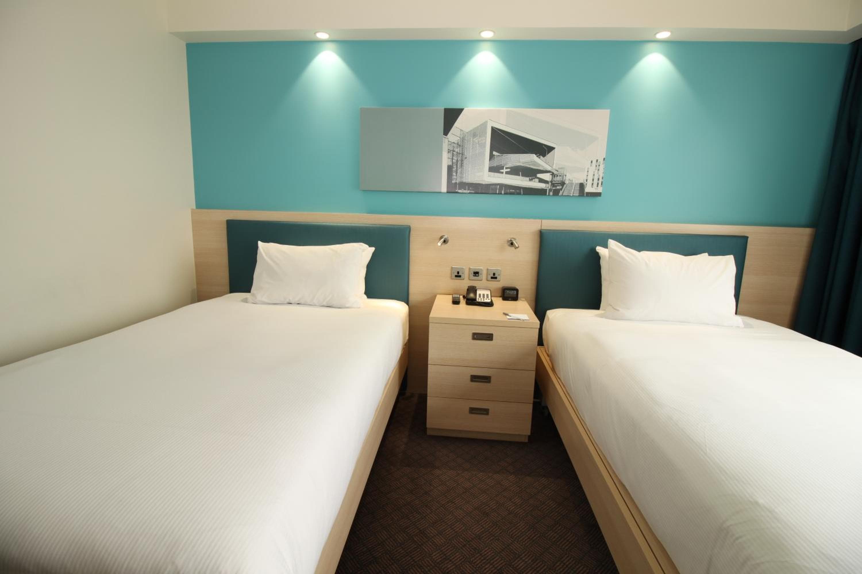 Hampton By Hilton London Docklands — 5