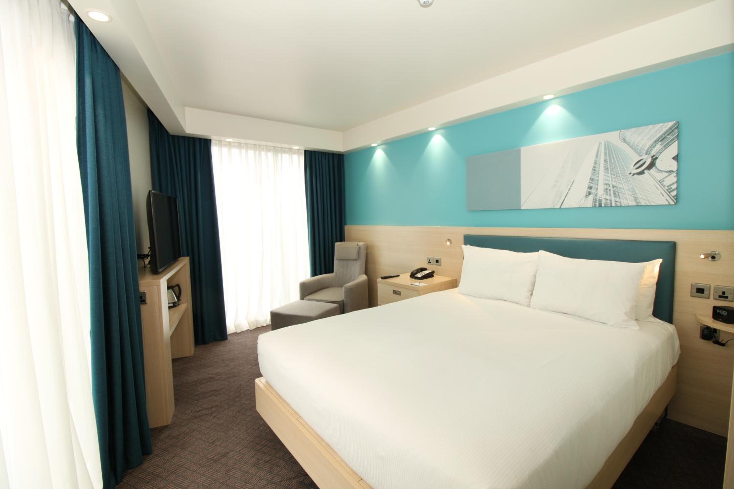 Hampton By Hilton London Docklands — 16