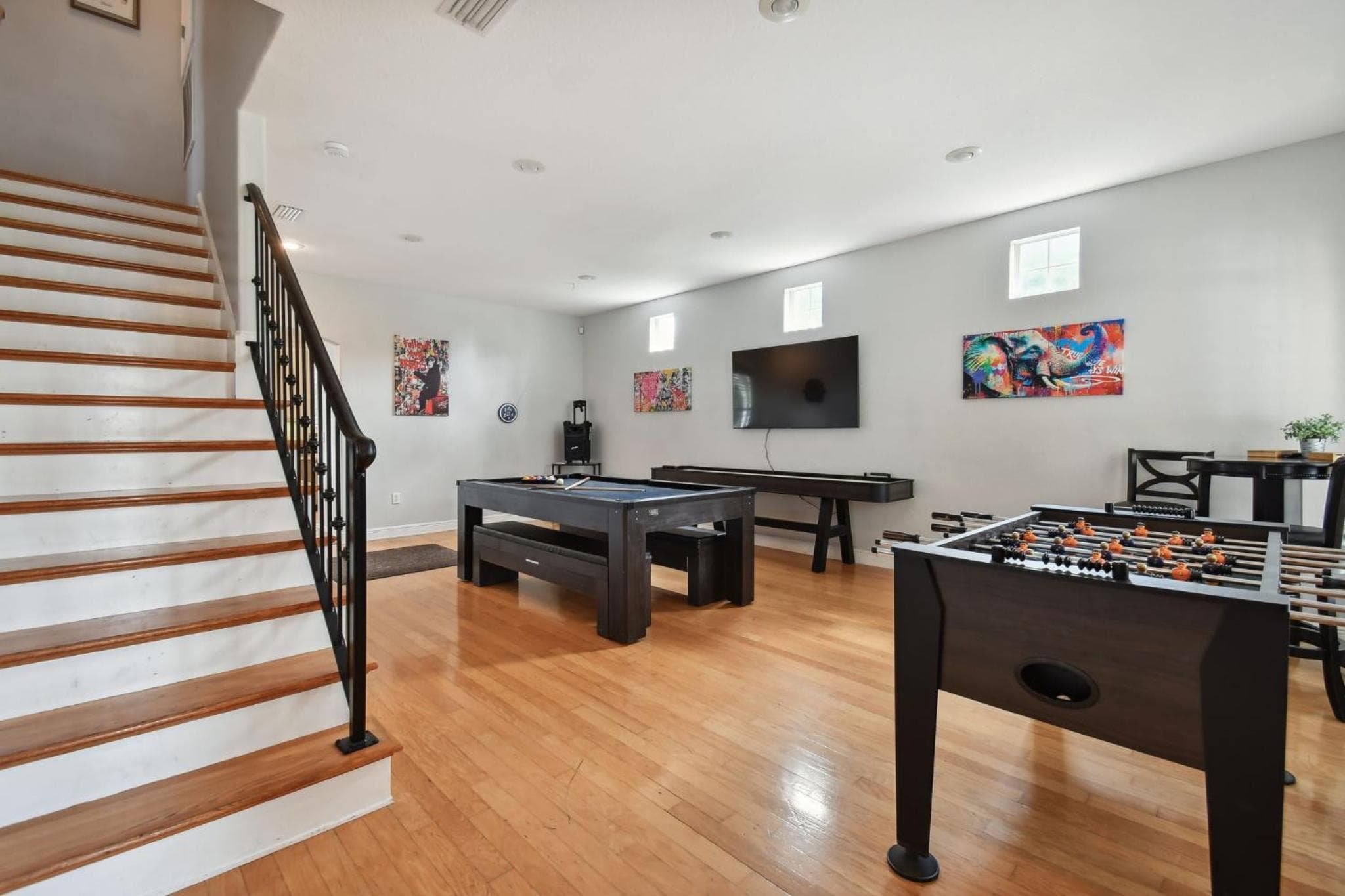 Grande Casa a Tampa con Sala Giochi, 12 Posti Letto, 2700 mq, 4bdr, 3bth, Cortile — 5