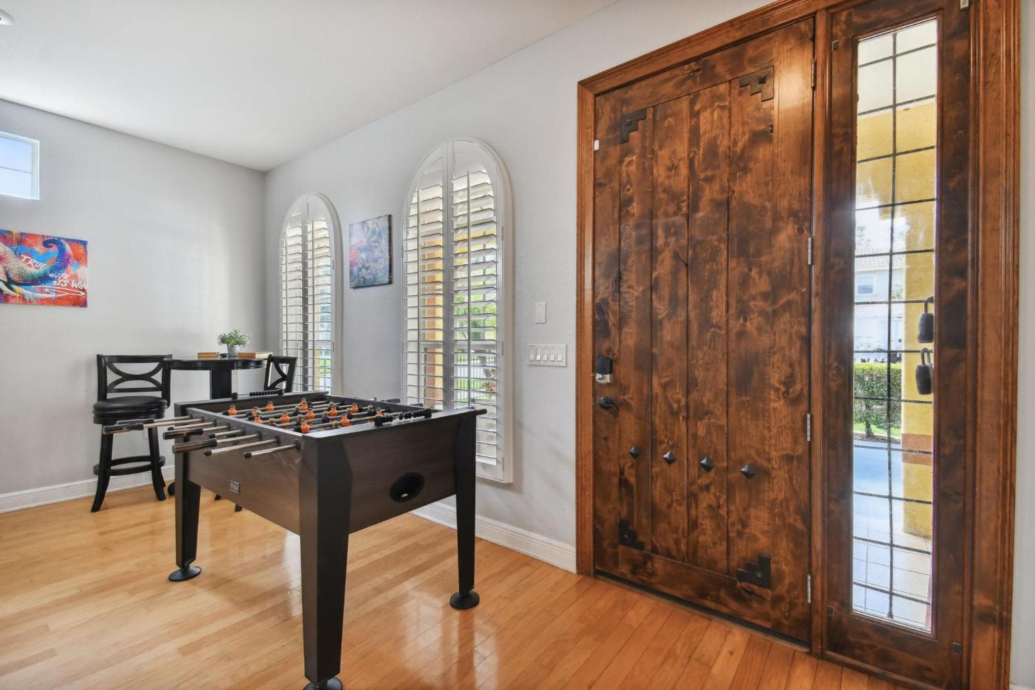 Grande Casa a Tampa con Sala Giochi, 12 Posti Letto, 2700 mq, 4bdr, 3bth, Cortile — 7