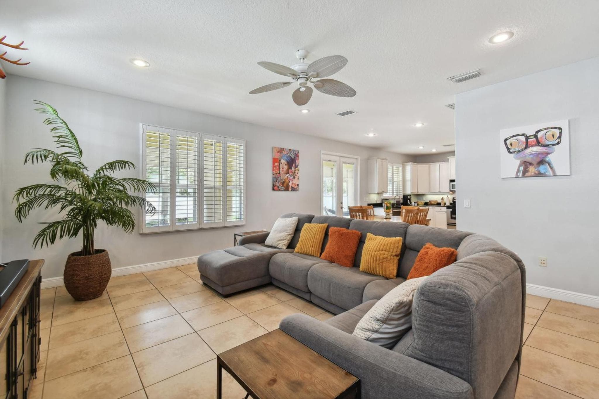 Grande Casa a Tampa con Sala Giochi, 12 Posti Letto, 2700 mq, 4bdr, 3bth, Cortile — 24