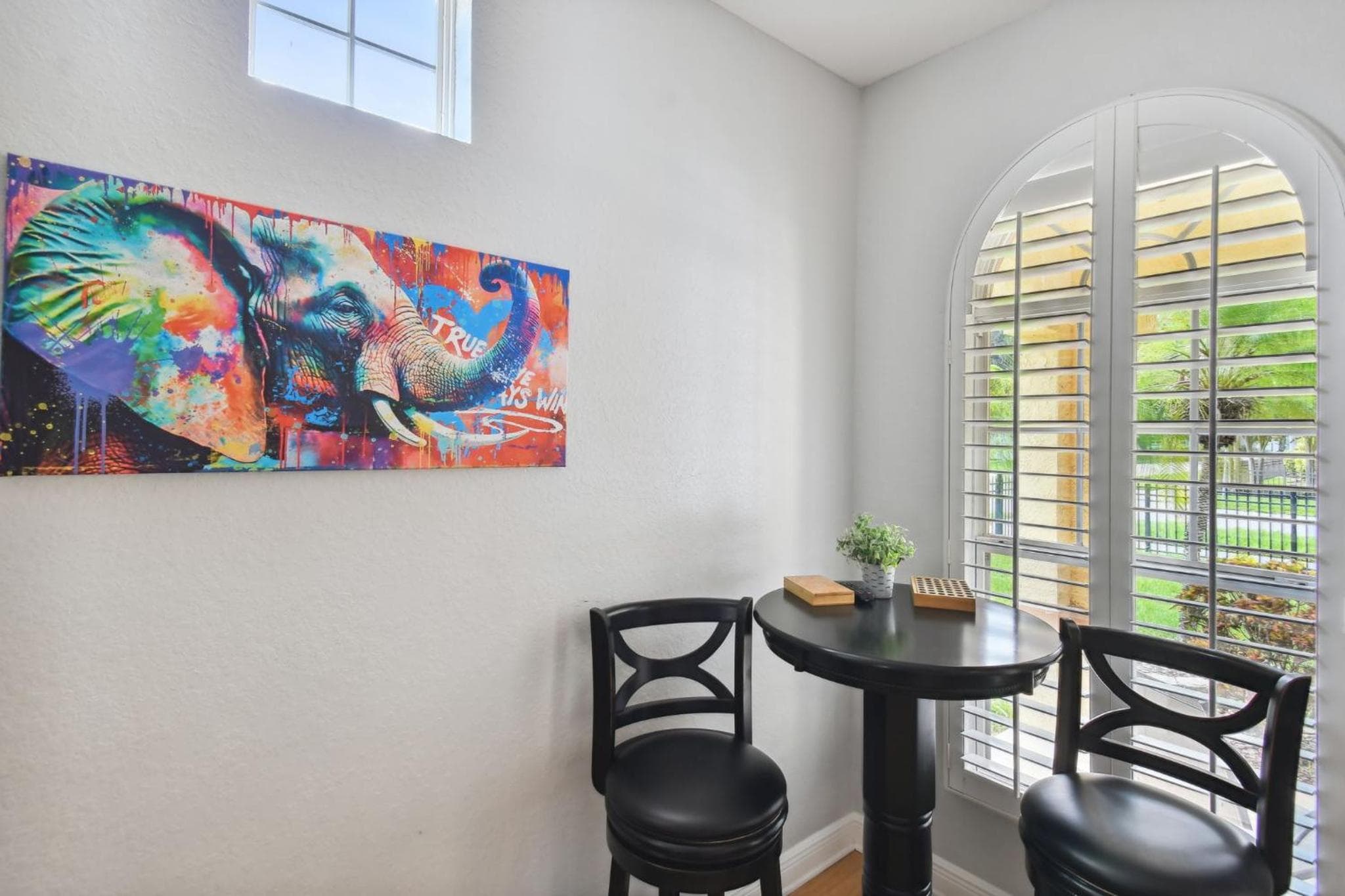 Grande Casa a Tampa con Sala Giochi, 12 Posti Letto, 2700 mq, 4bdr, 3bth, Cortile — 16