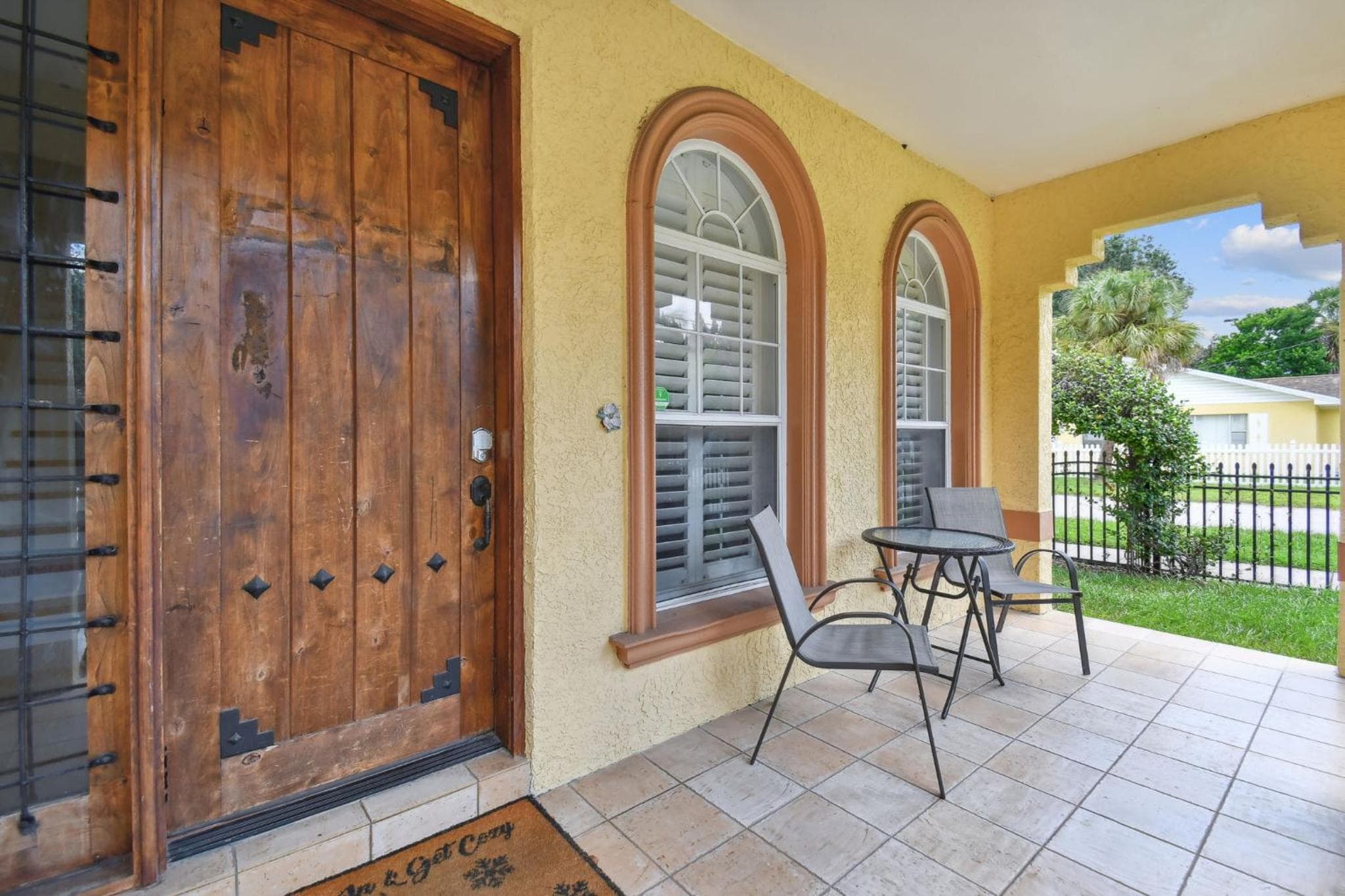 Grande Casa a Tampa con Sala Giochi, 12 Posti Letto, 2700 mq, 4bdr, 3bth, Cortile — 3