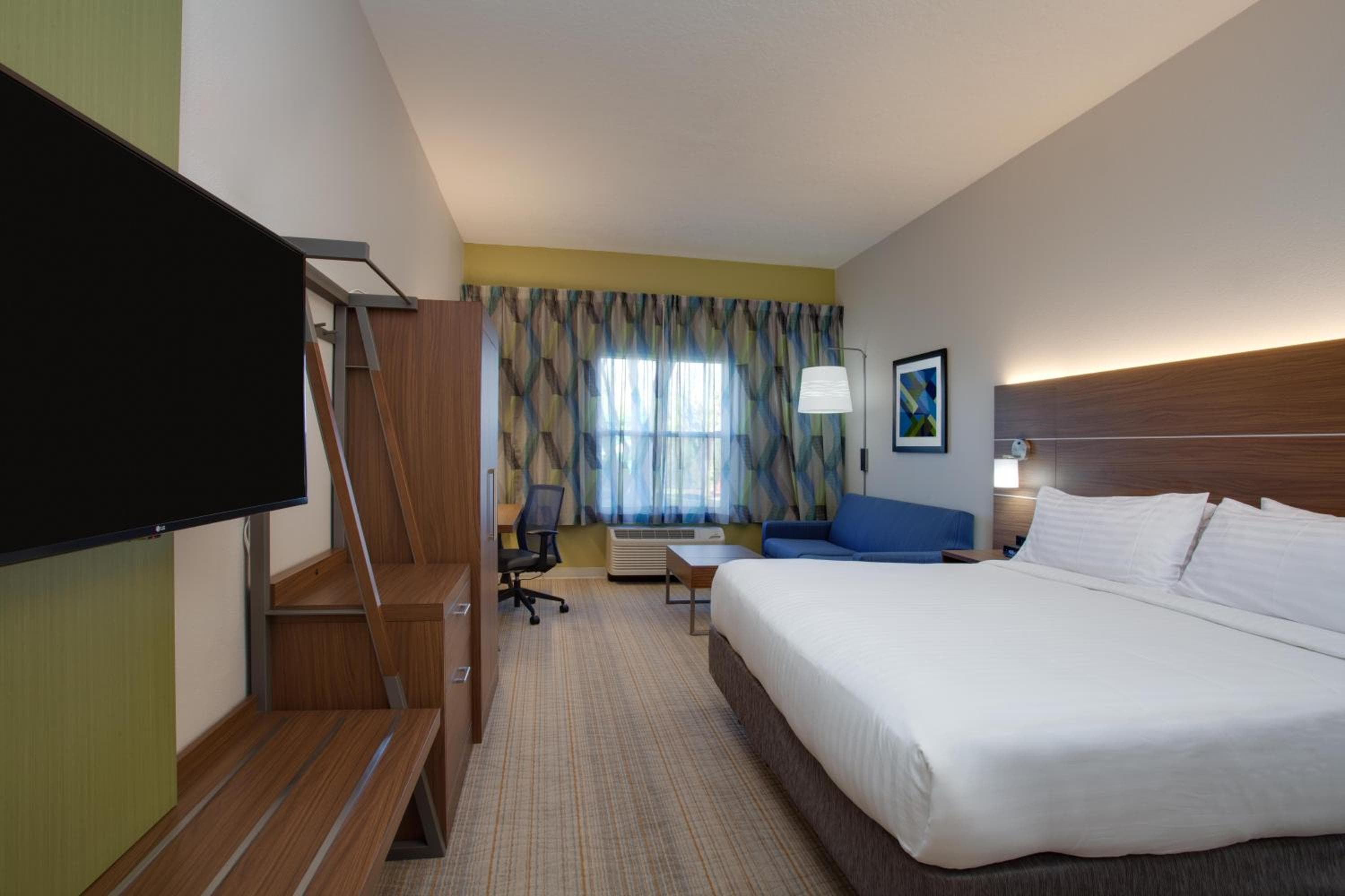 Holiday Inn Express & Suites Orlando International Airport, un hotel IHG — 6