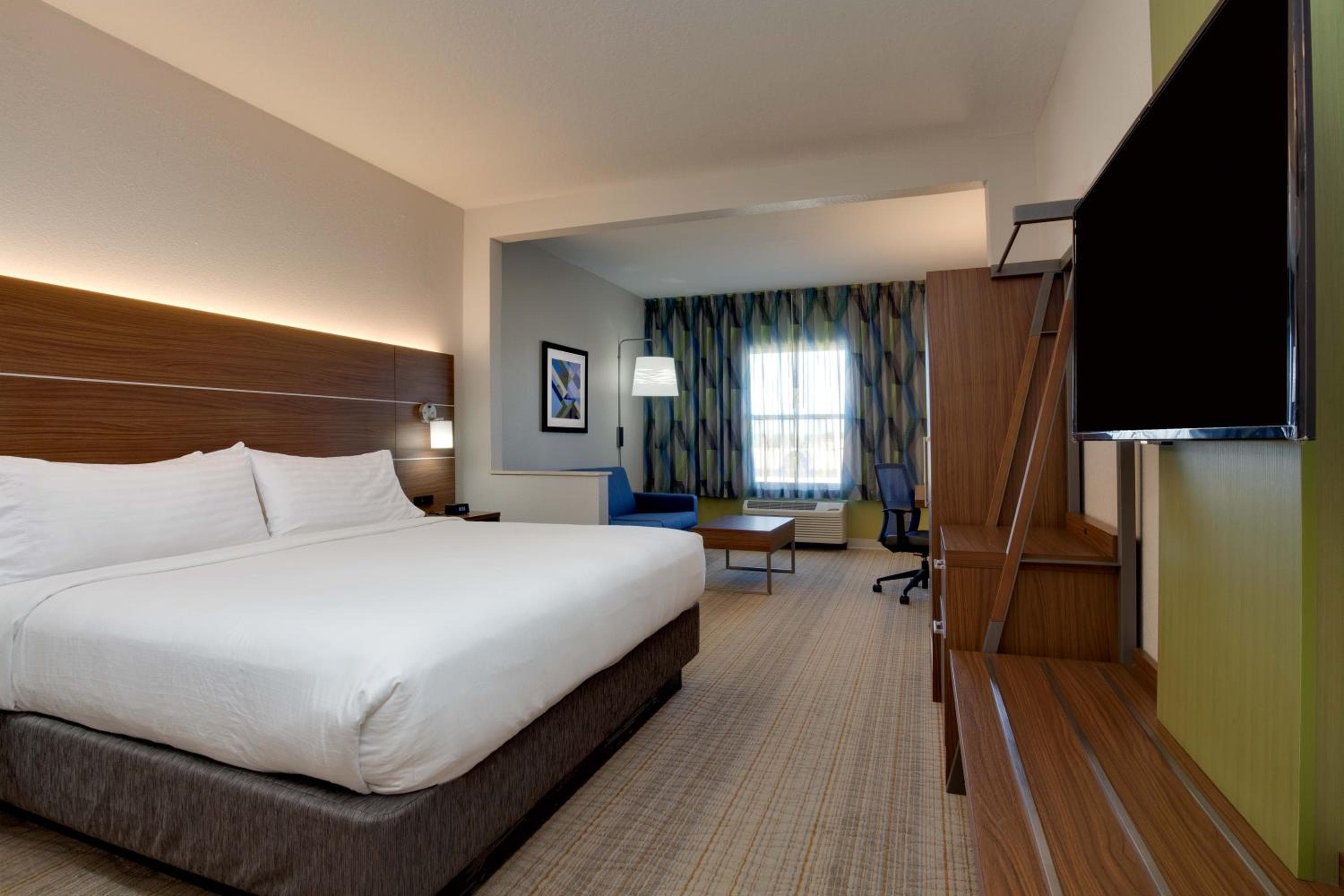 Holiday Inn Express & Suites Orlando International Airport, un hotel IHG — 3