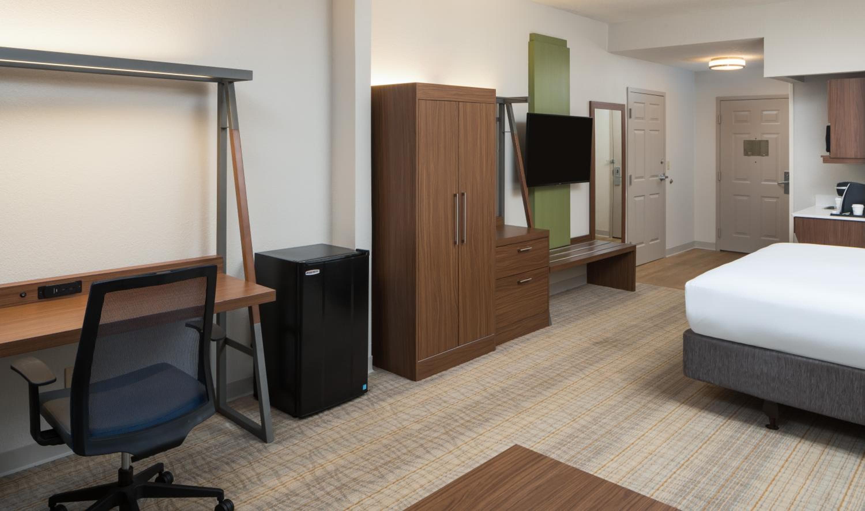 Holiday Inn Express & Suites Orlando International Airport, un hotel IHG — 9