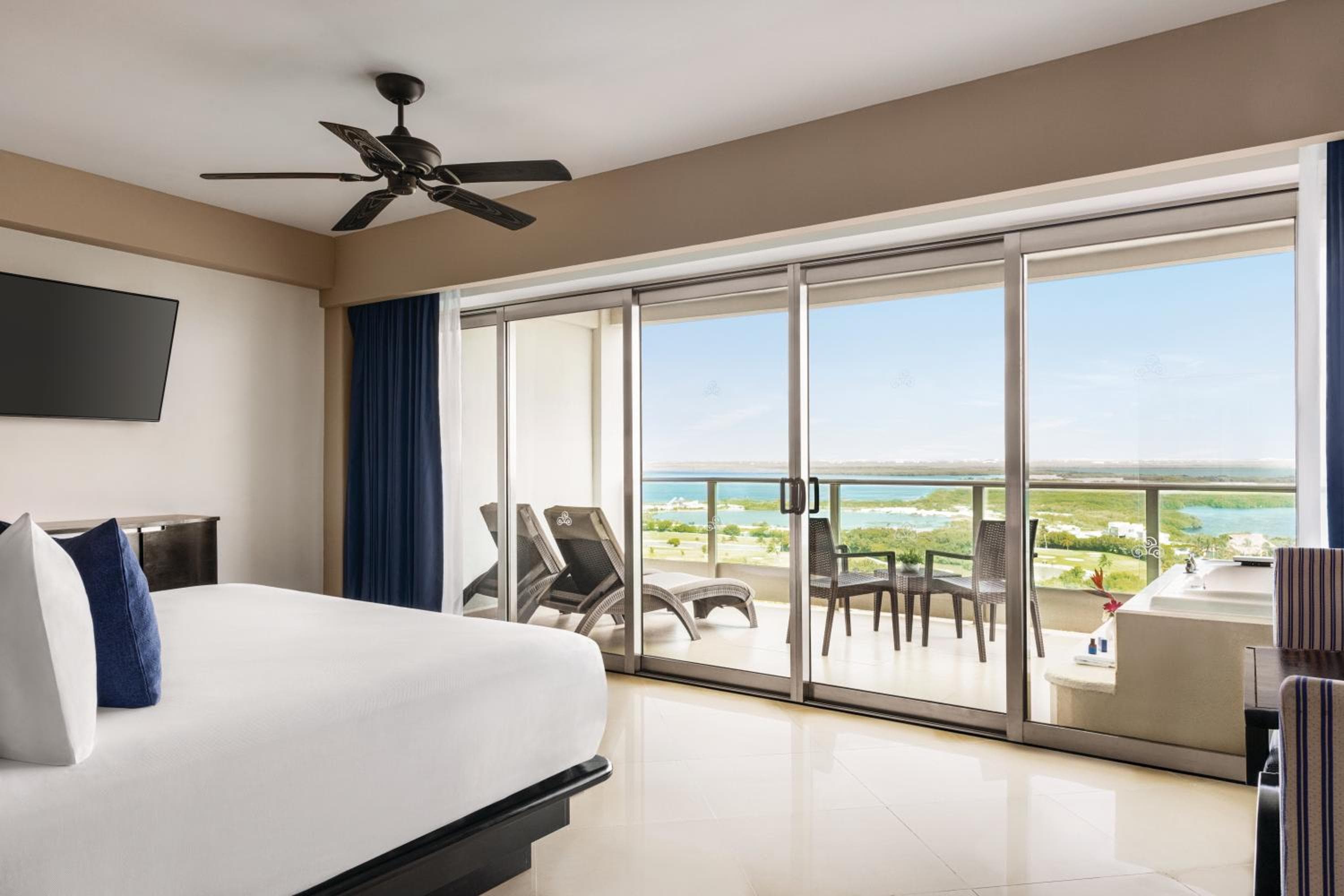 Seadust Cancun Beach Resort - All Inclusive — 13
