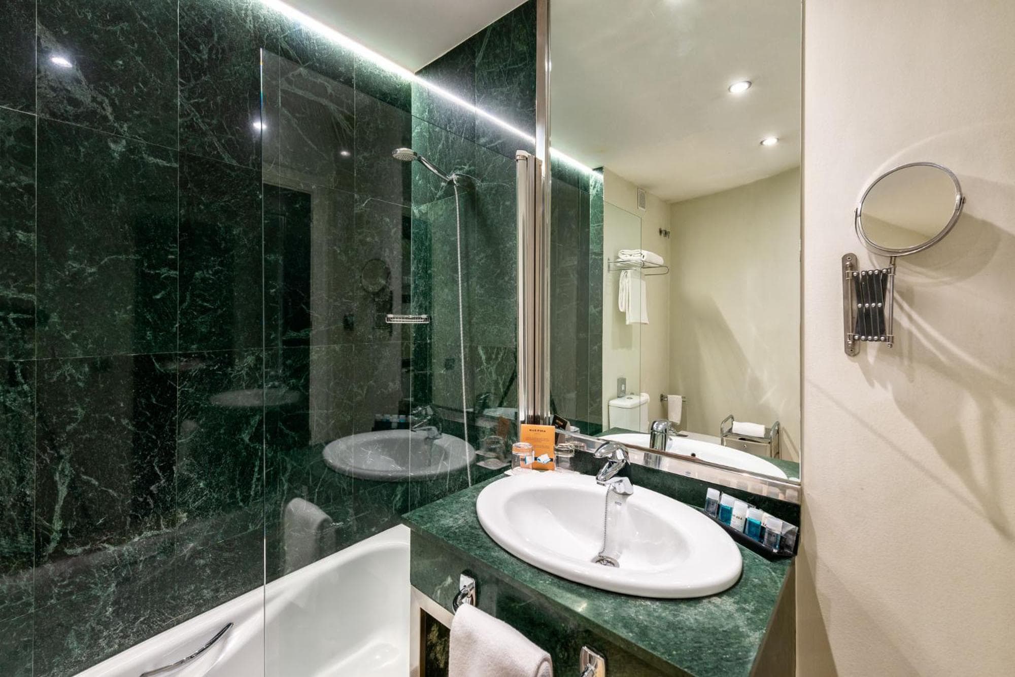Mariposa Hotel Malaga — 11