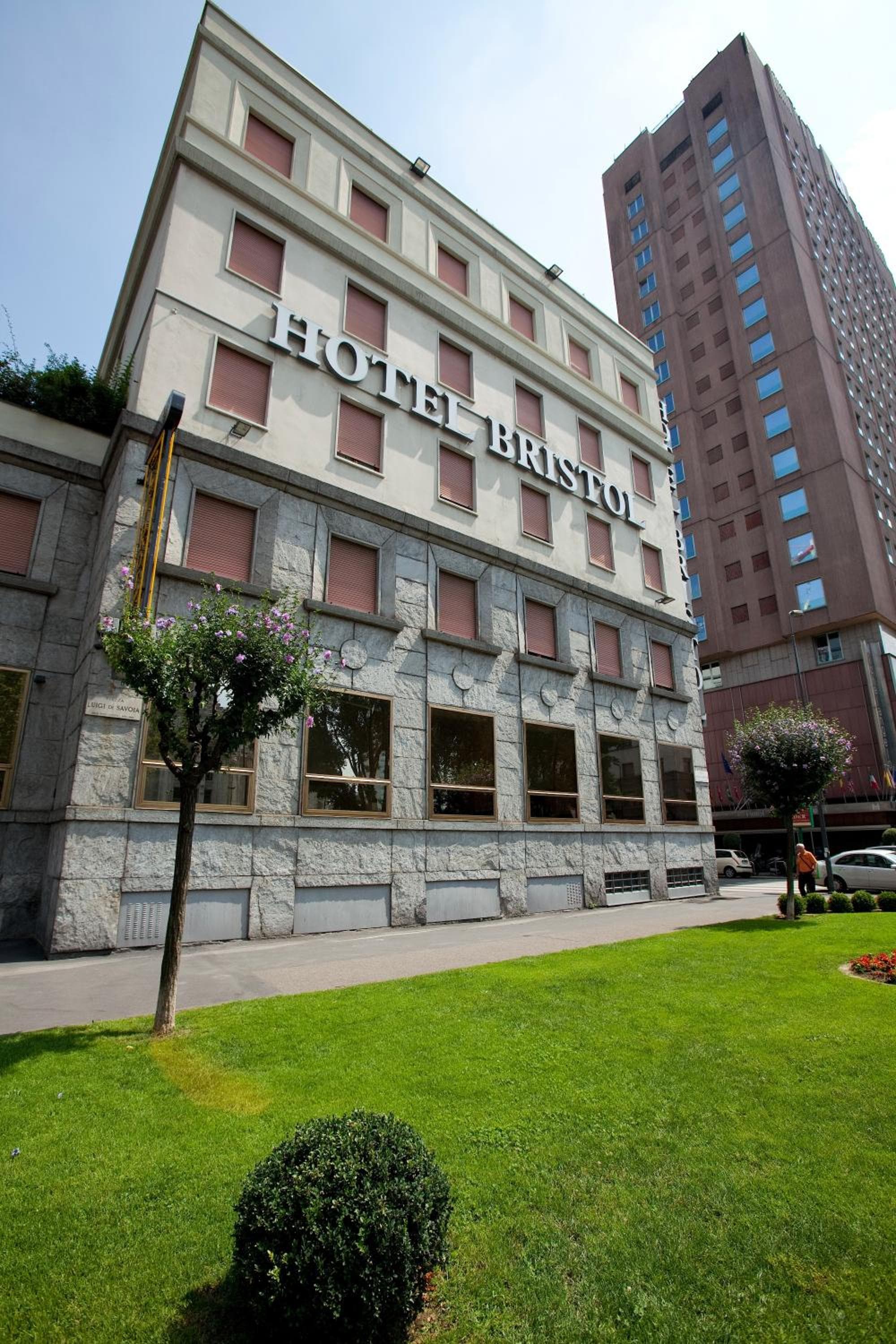 Hotel Bristol — 28