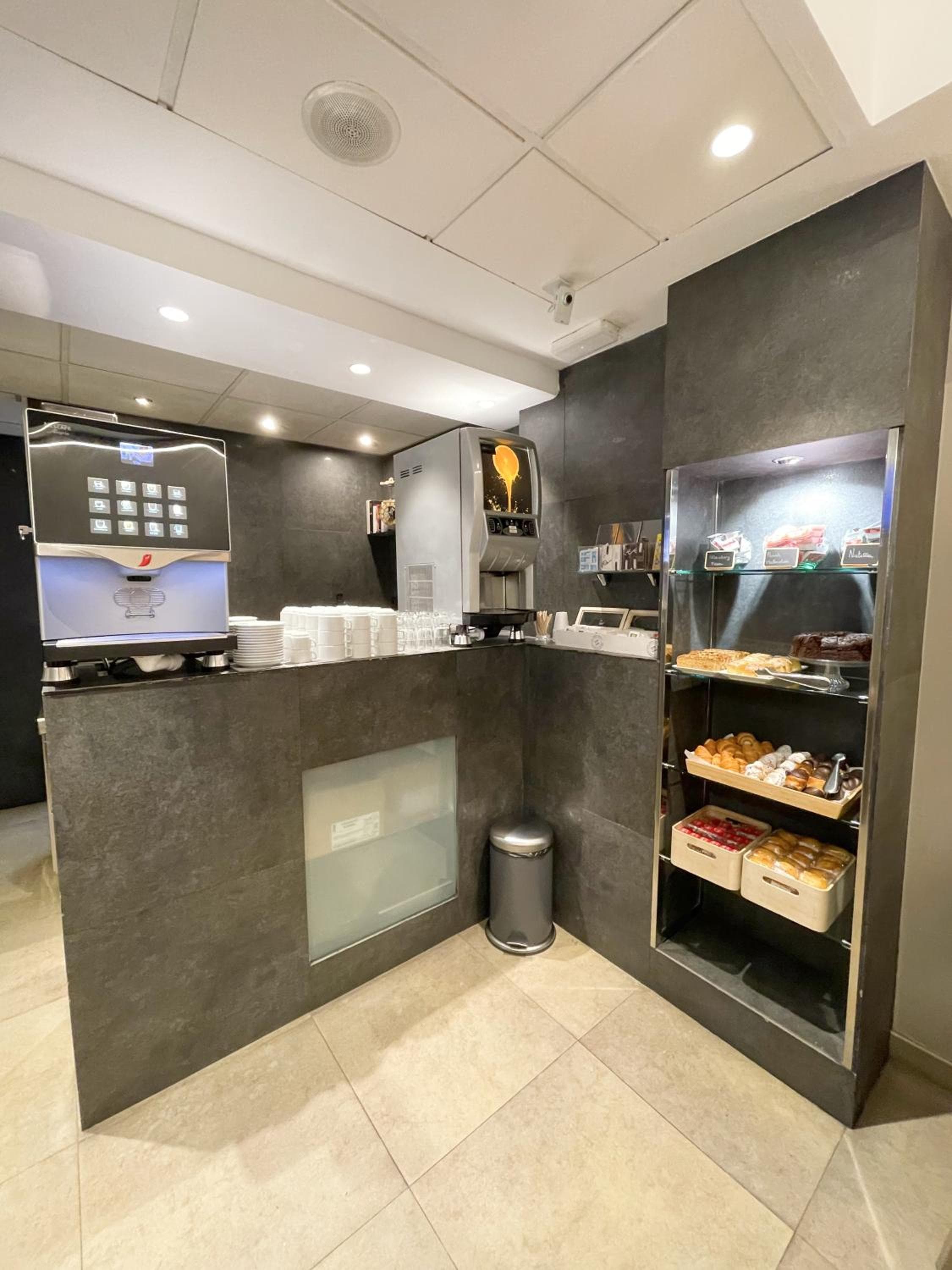 SM Hotel Sant Antoni — 28