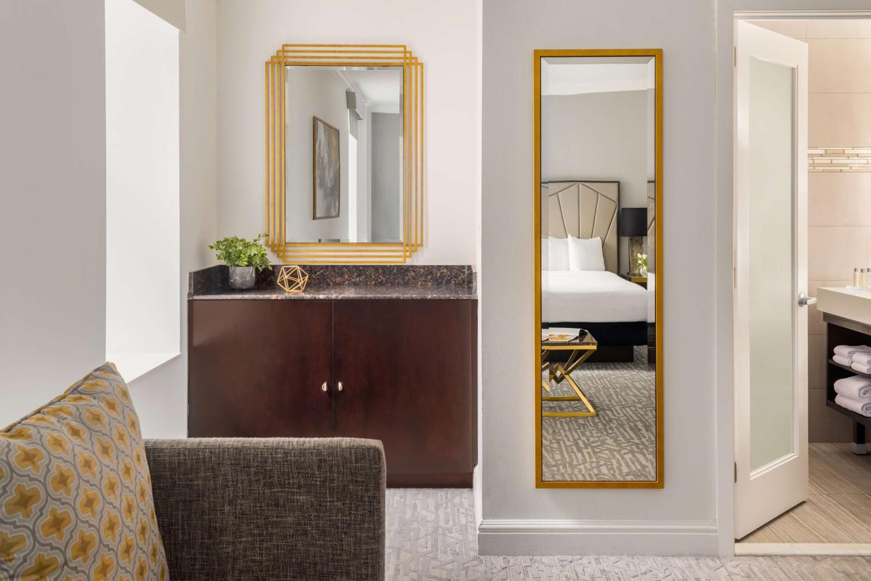 Martinica New York a Broadway, Curio Collection di Hilton — 27