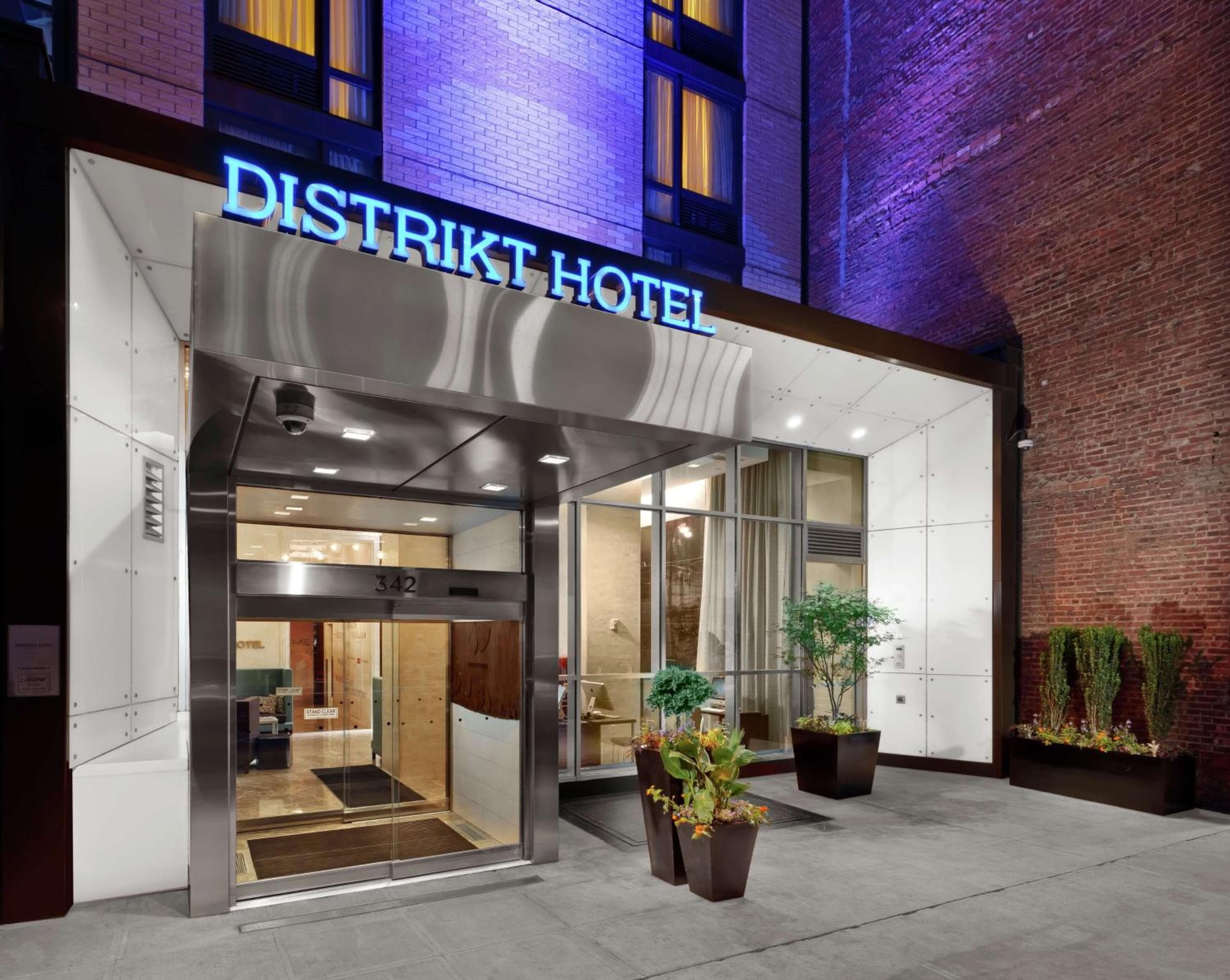 Distrikt Hotel New York City, Tapestry Collection by Hilton — 2