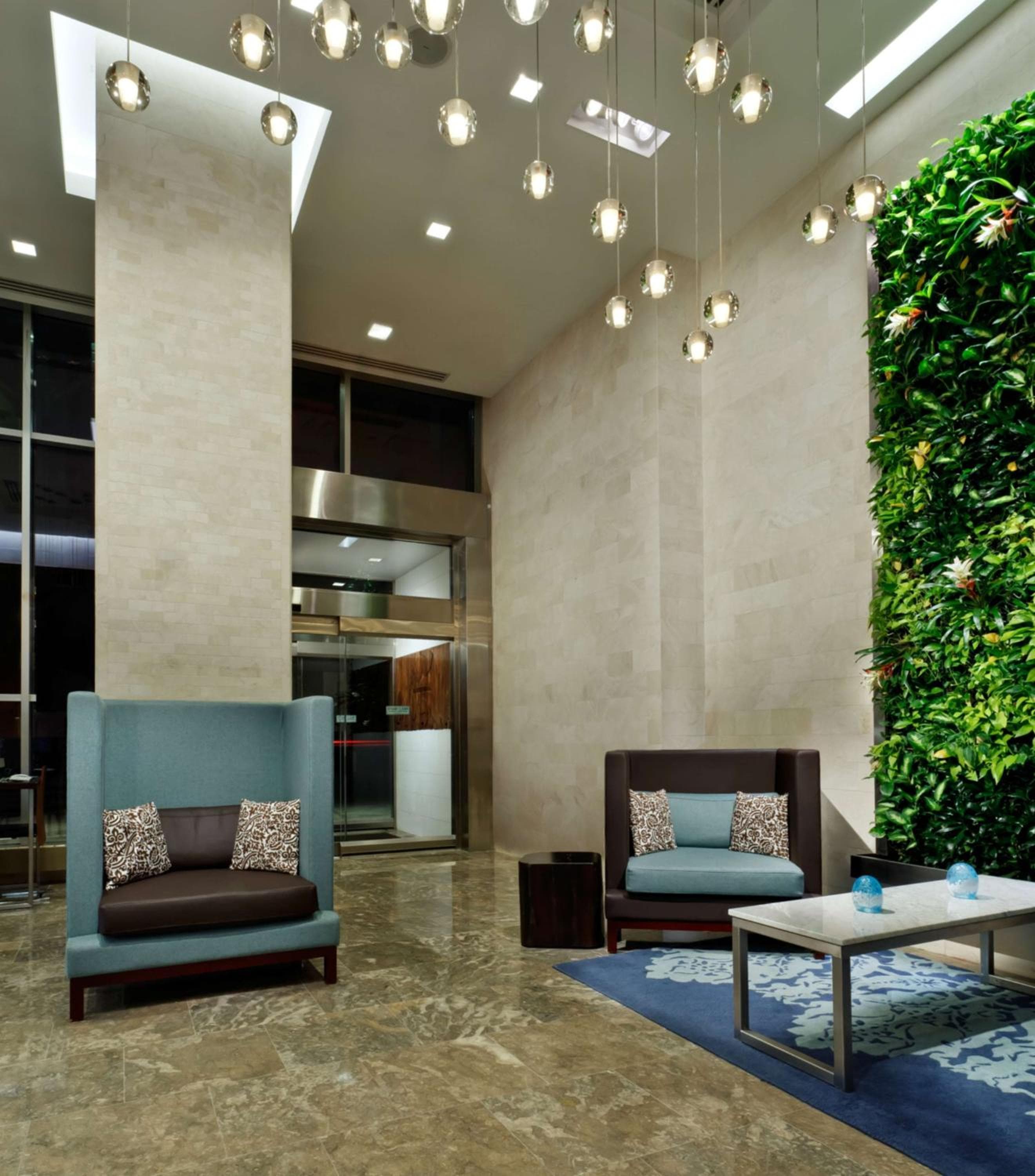 Distrikt Hotel New York City, Tapestry Collection by Hilton — 3