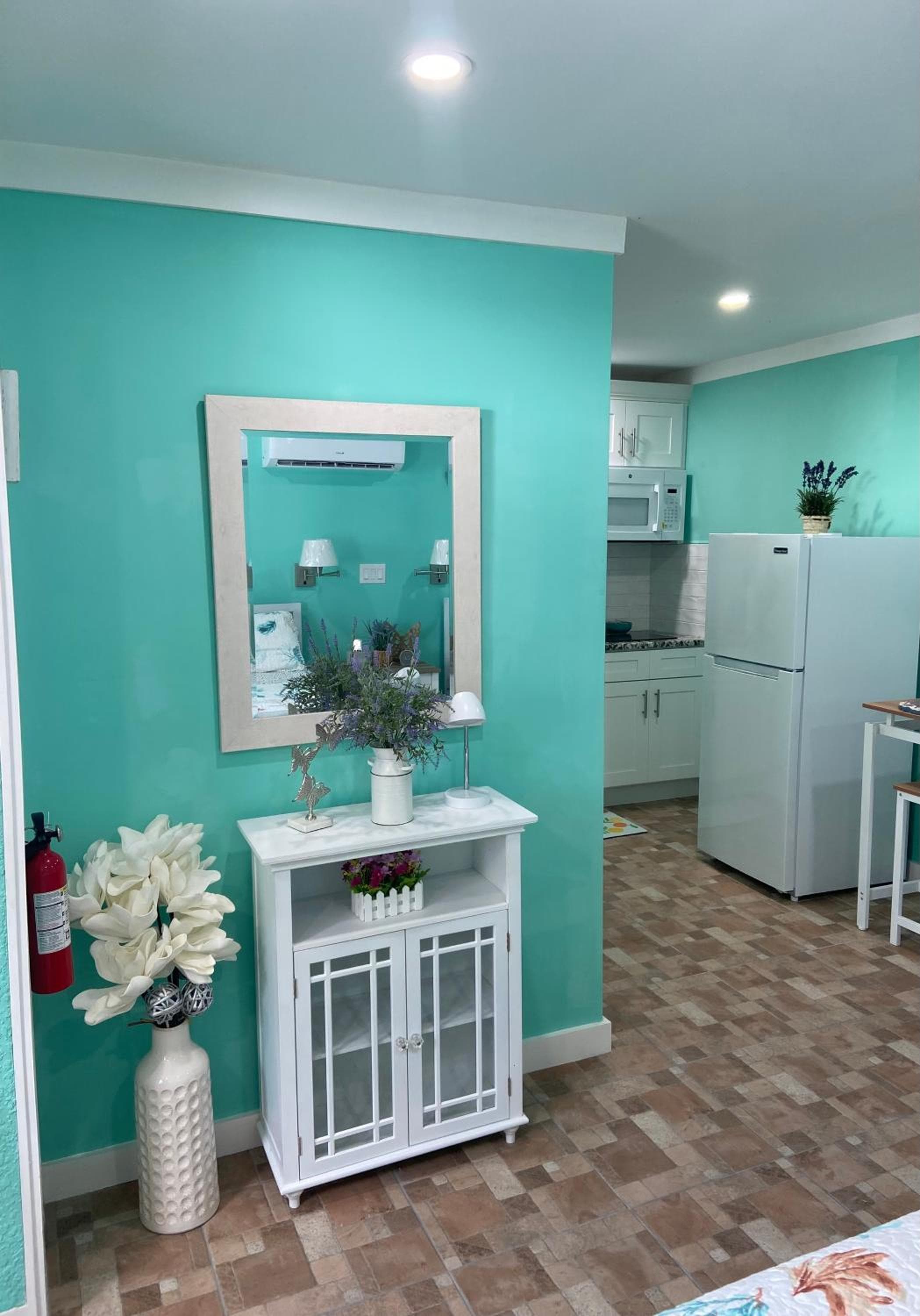 Beautiful and comfortable rom apt # 2 — 18